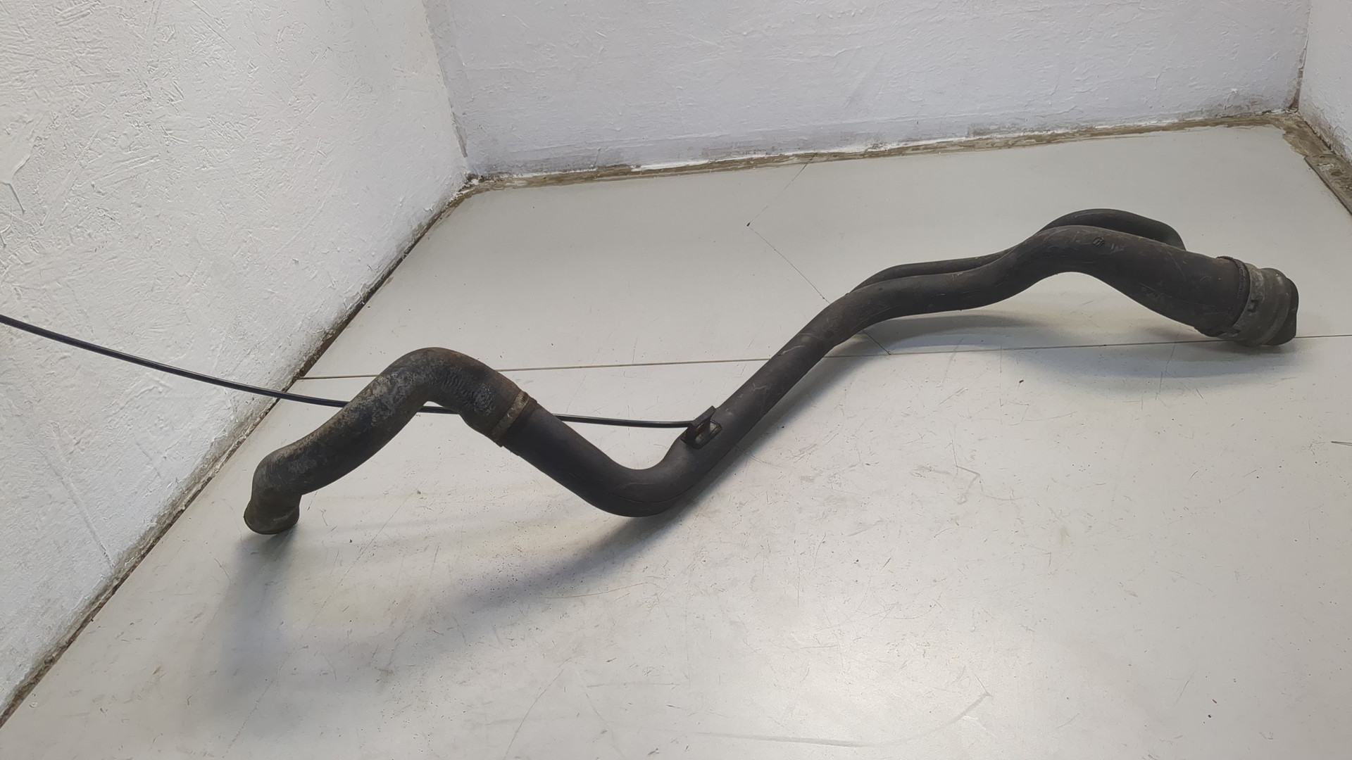 Горловина топливного бака