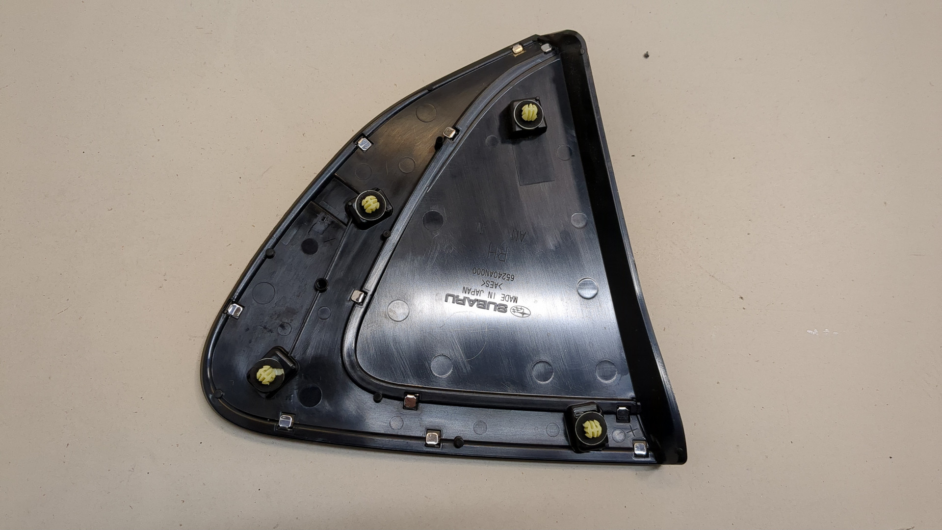 Молдинг заднего крыла правого