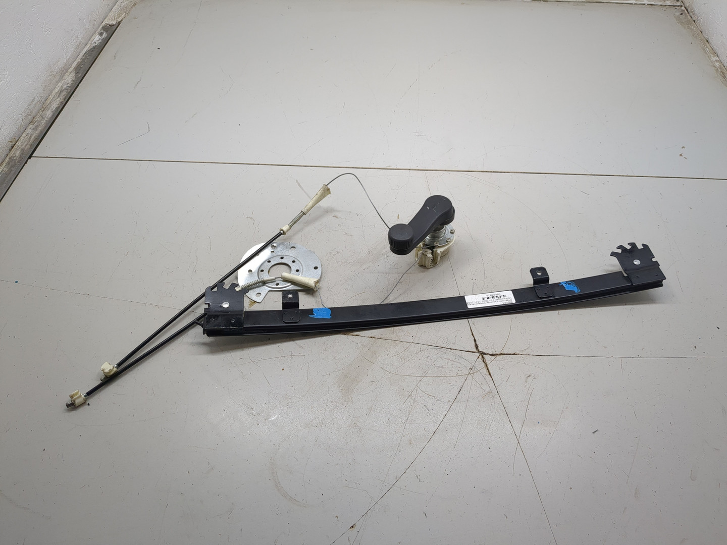 Стеклоподъемник механ. передний правый