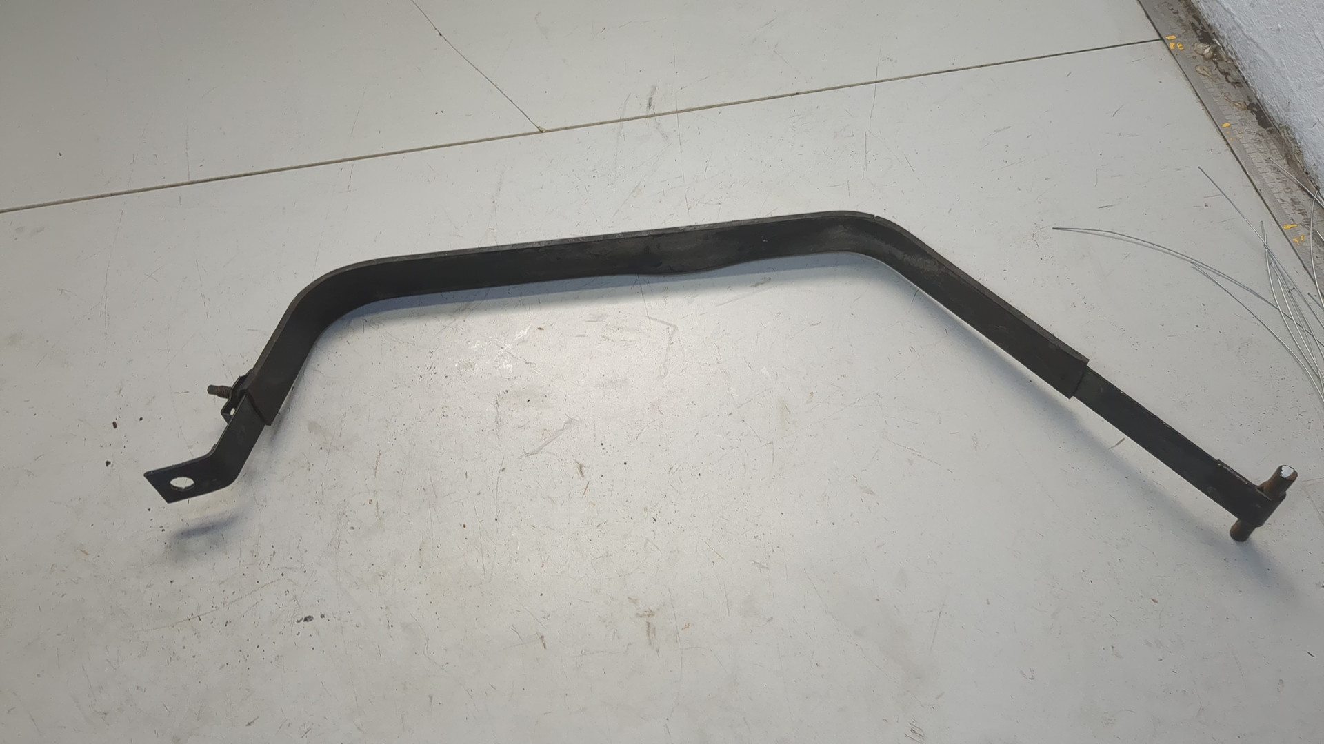 Лента крепления бензобака