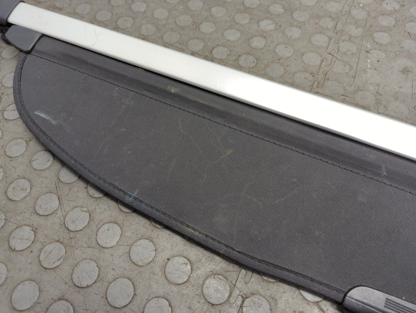 Шторка багажника