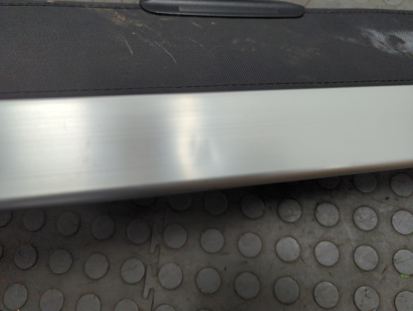 Шторка багажника