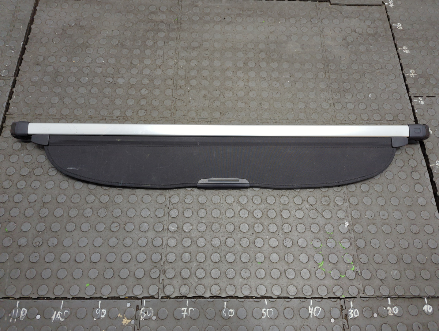 Шторка багажника