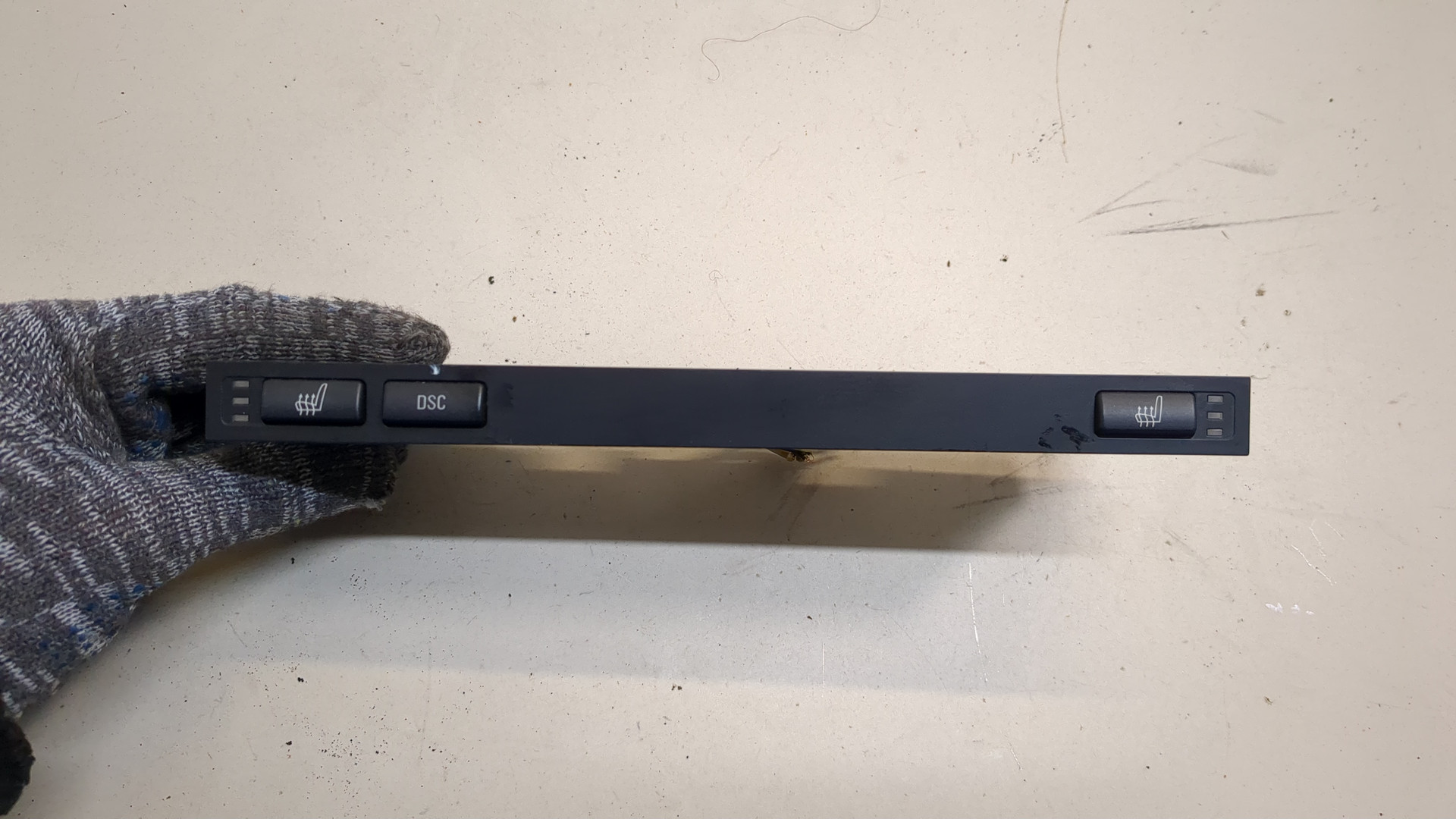 Кнопка обогрева сидений