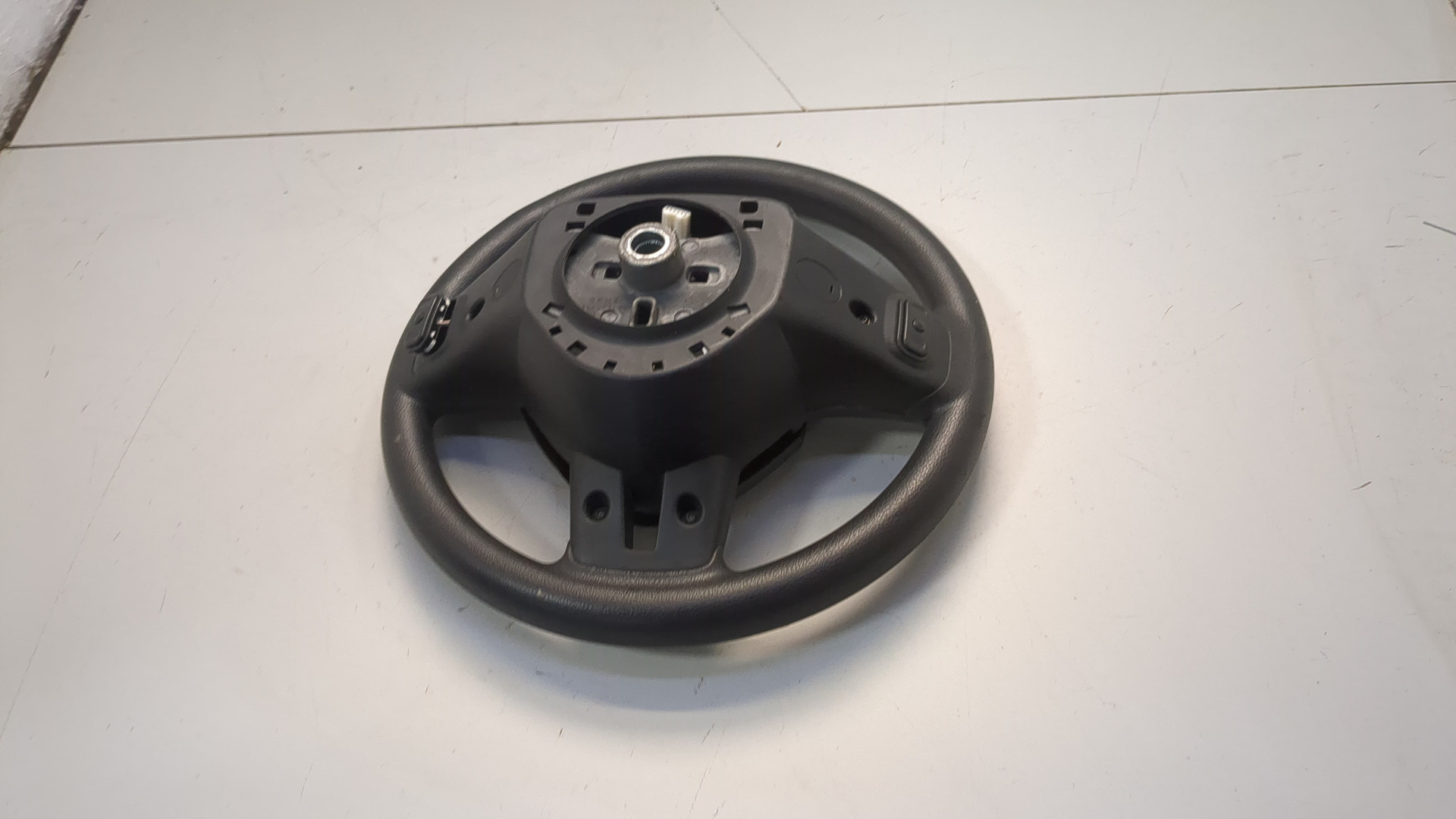 Рулевое колесо (руль)