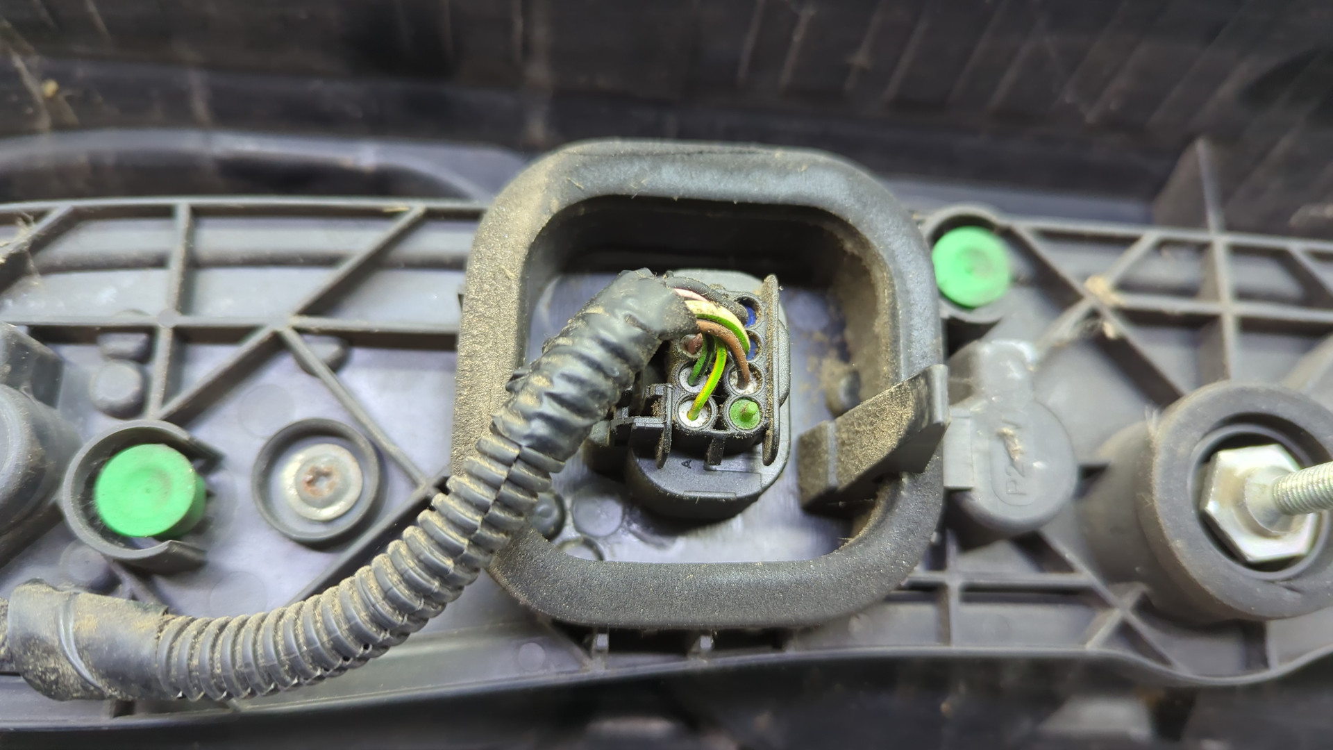 Фонарь задний левый