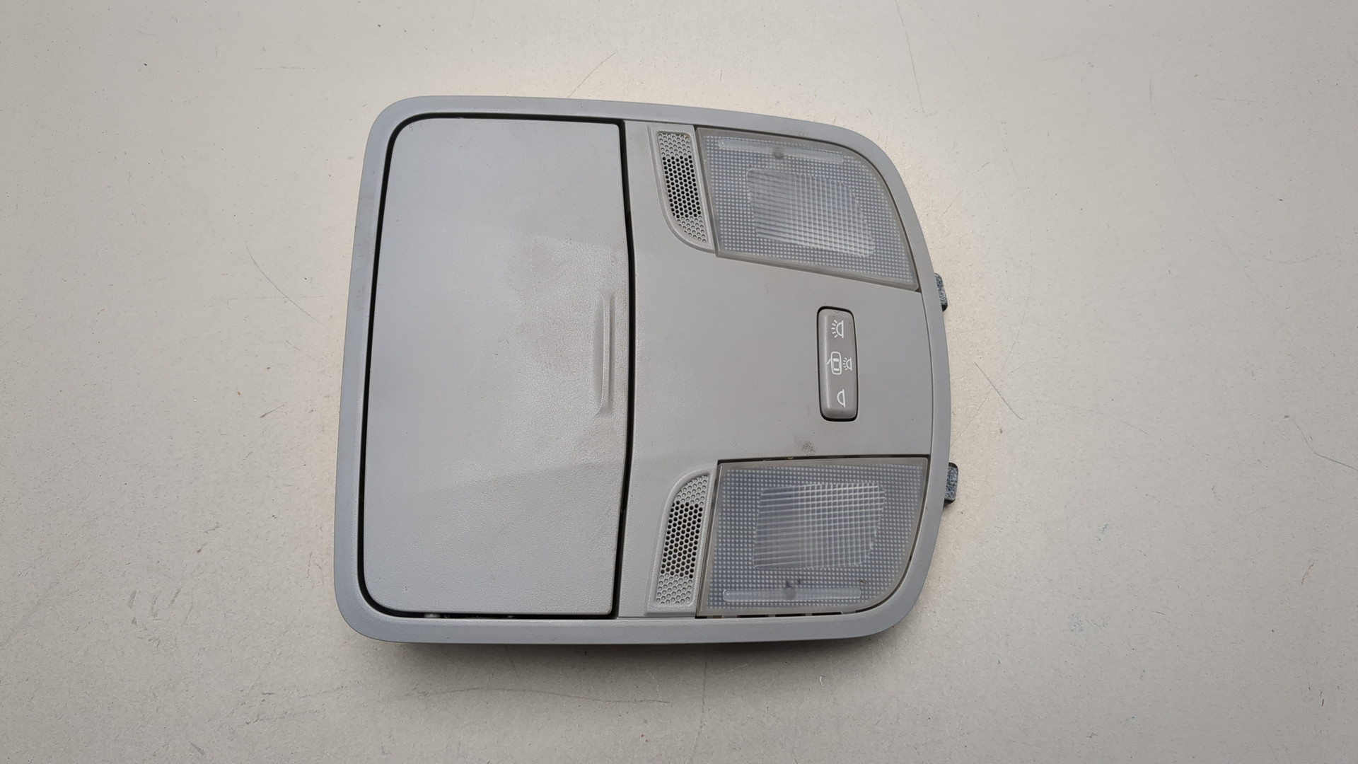 Плафон салонный