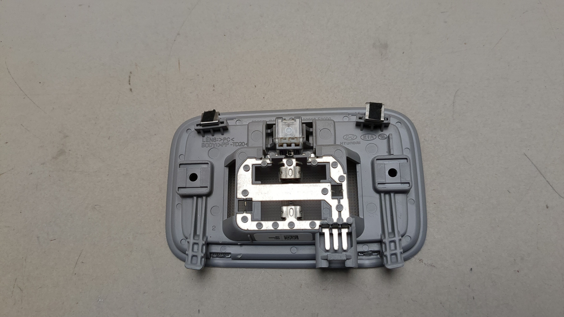 Плафон салонный