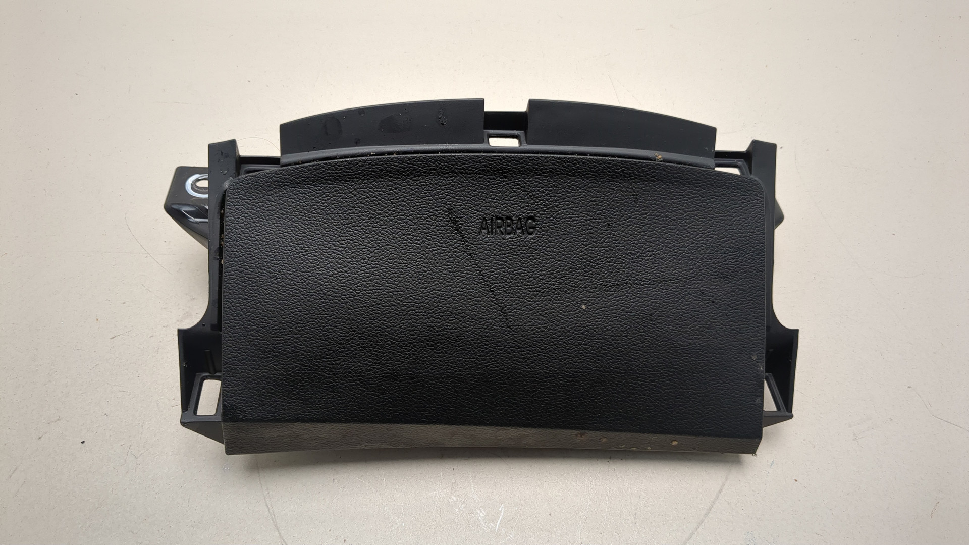 Подушка безопасности нижняя (для колен)