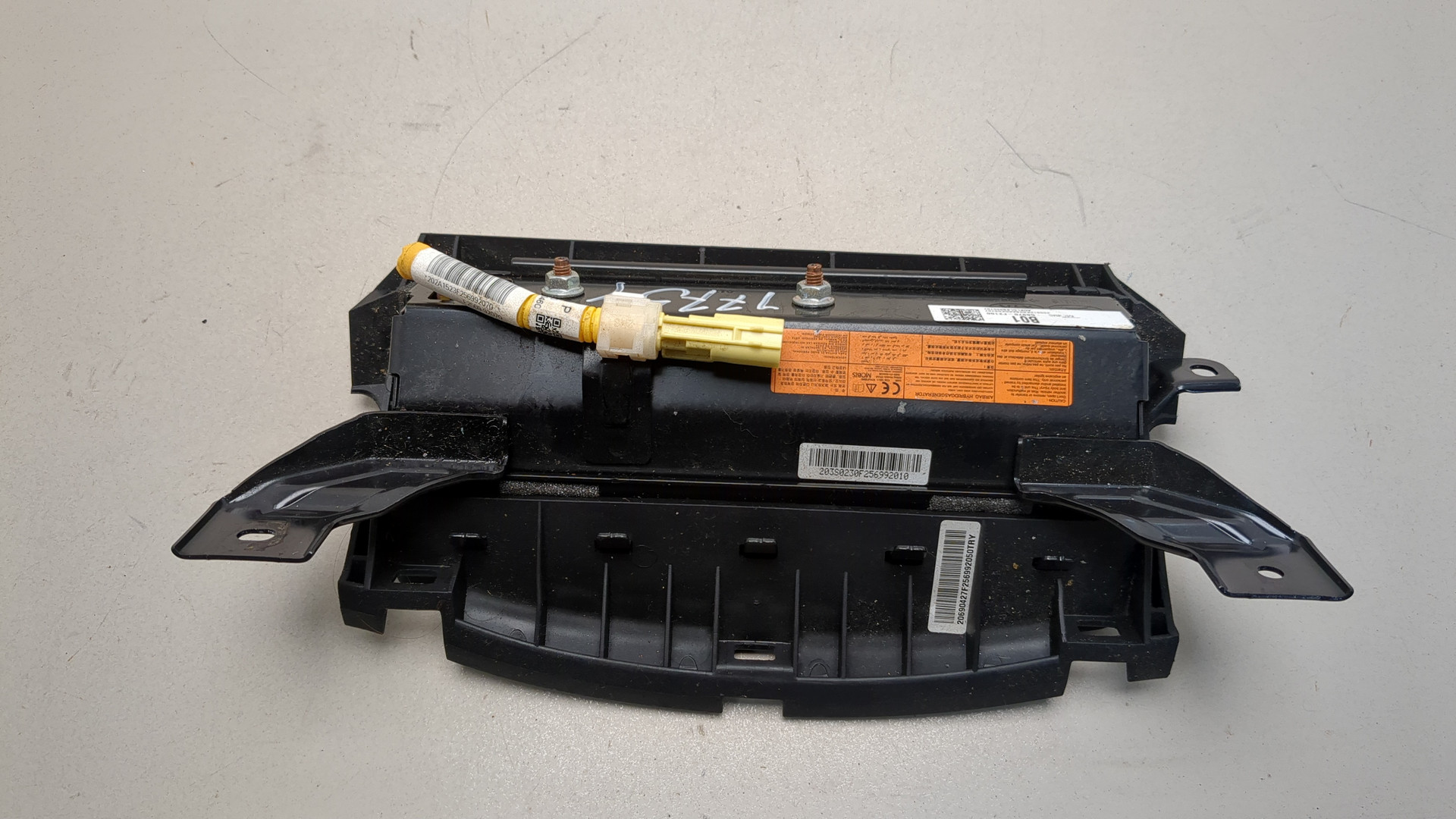 Подушка безопасности нижняя (для колен)