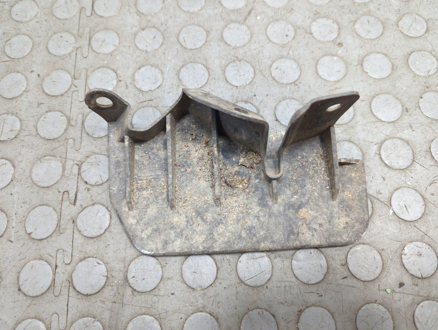 Брызговик задний левый