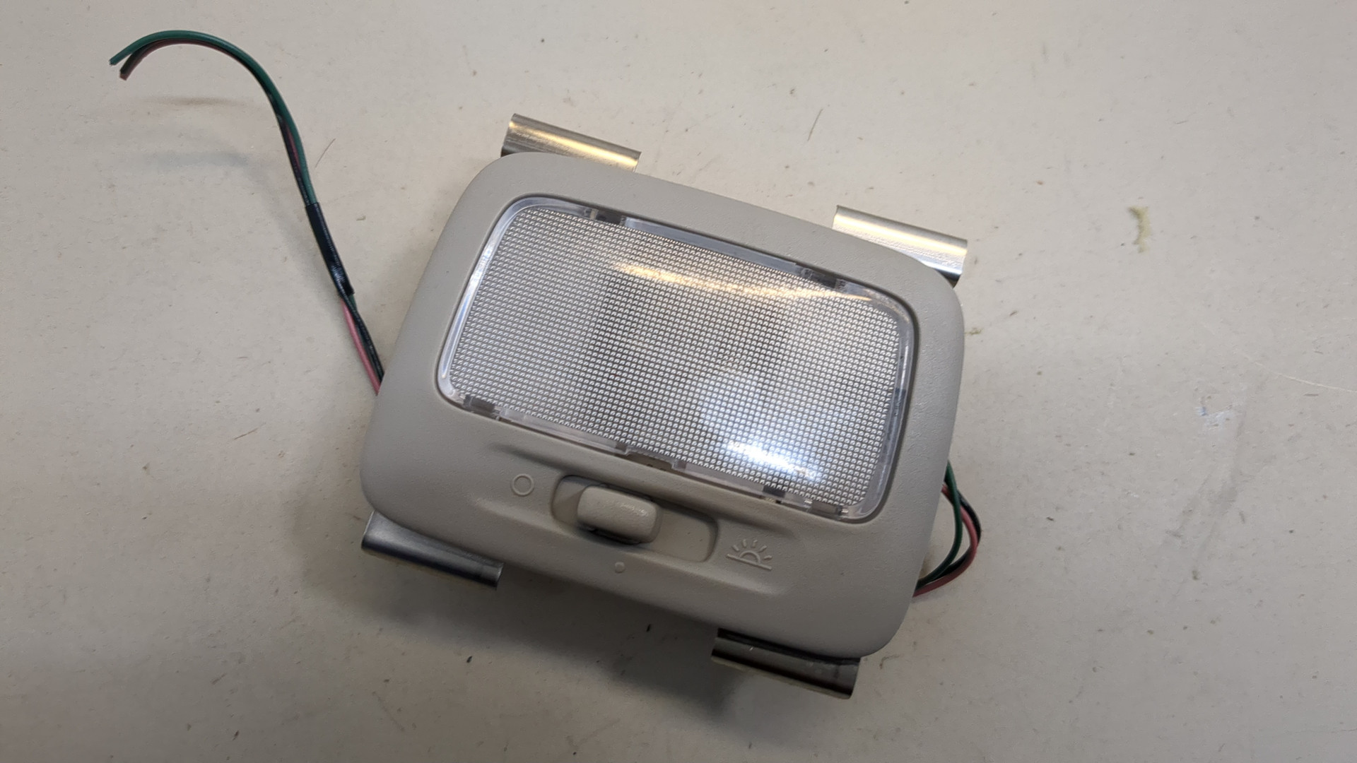 Плафон салонный