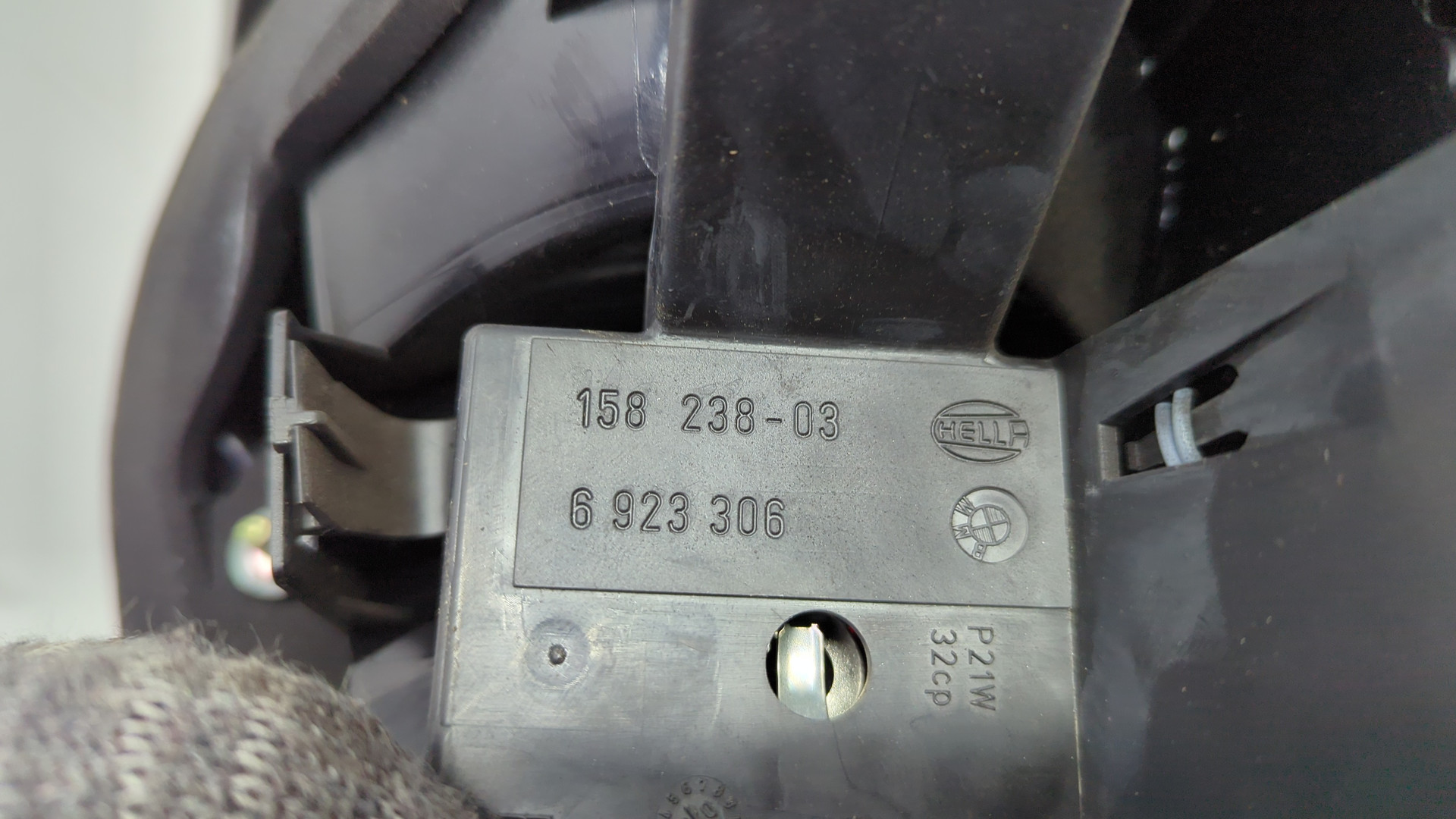 Фонарь задний правый