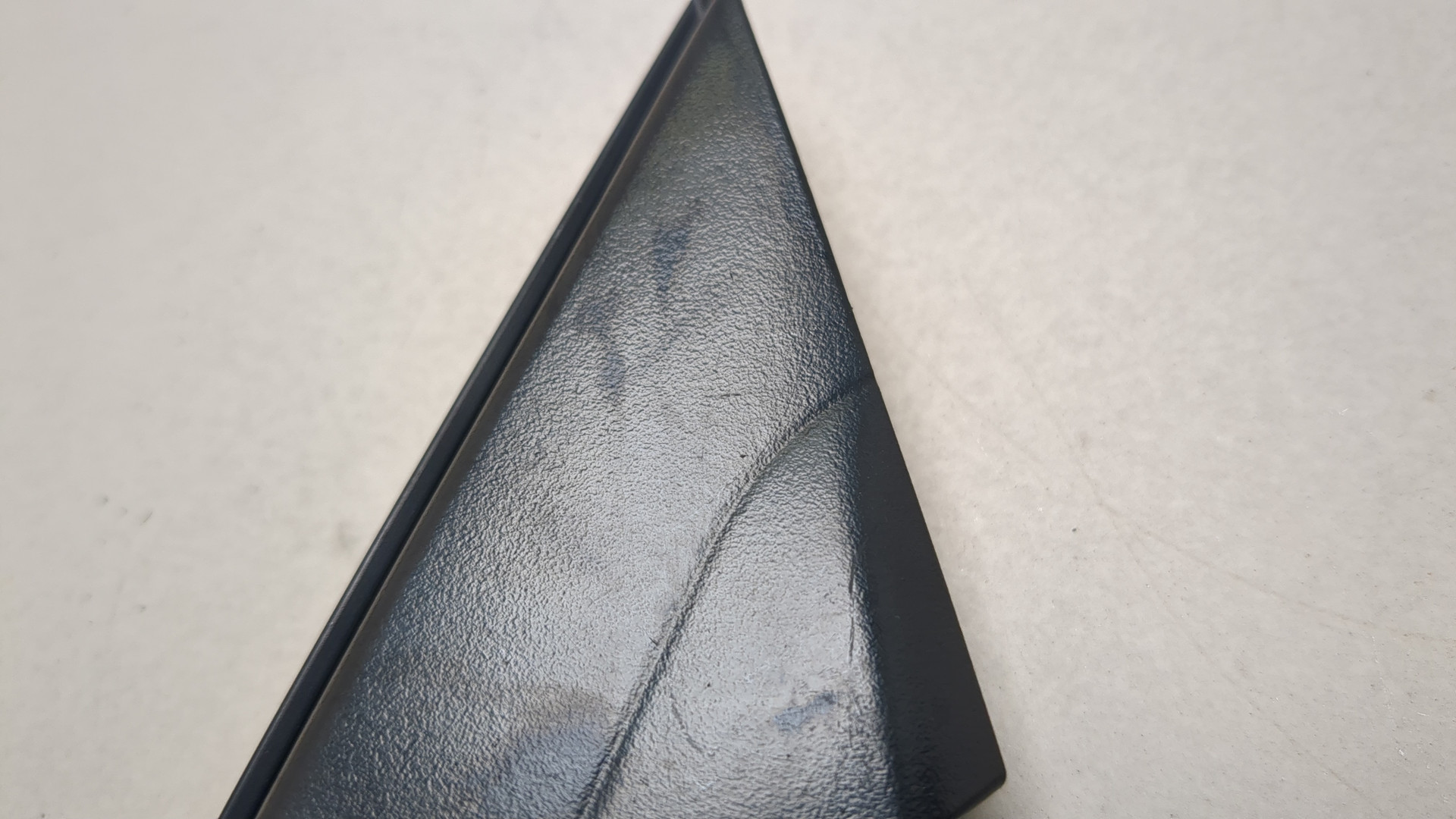 Накладка переднего крыла правого