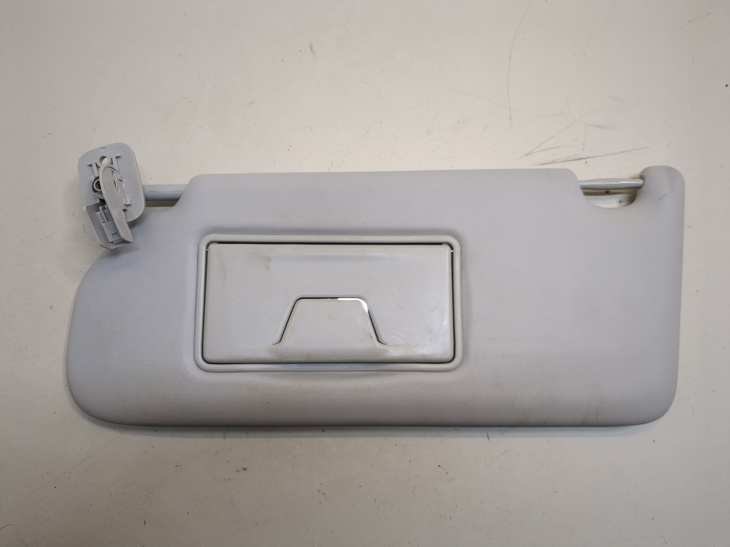 Козырек солнцезащитный