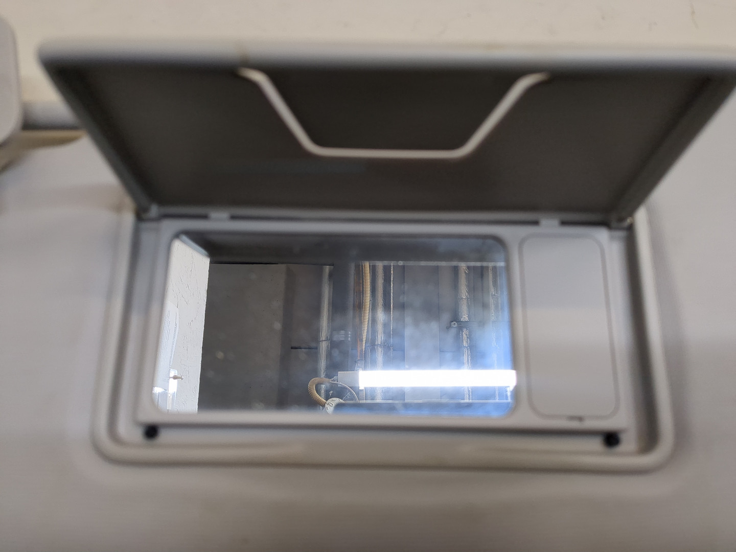 Козырек солнцезащитный