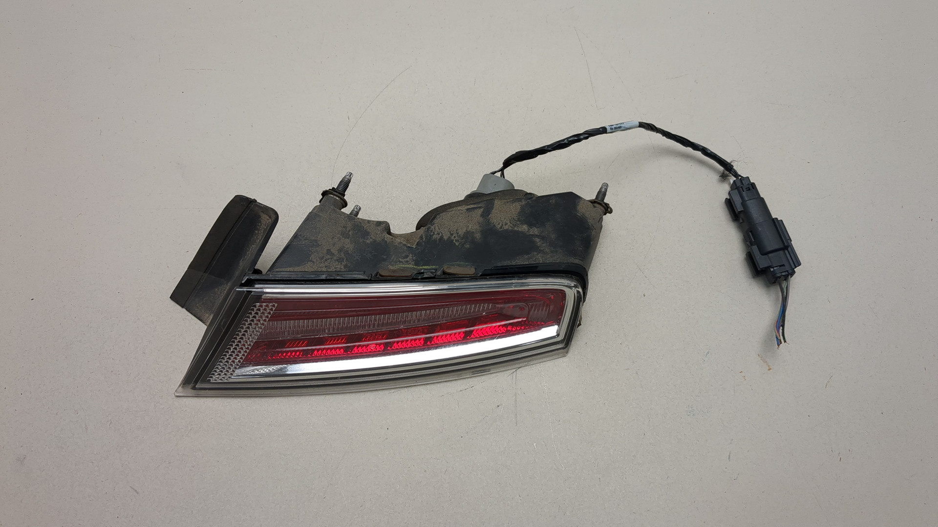 Фонарь задний правый