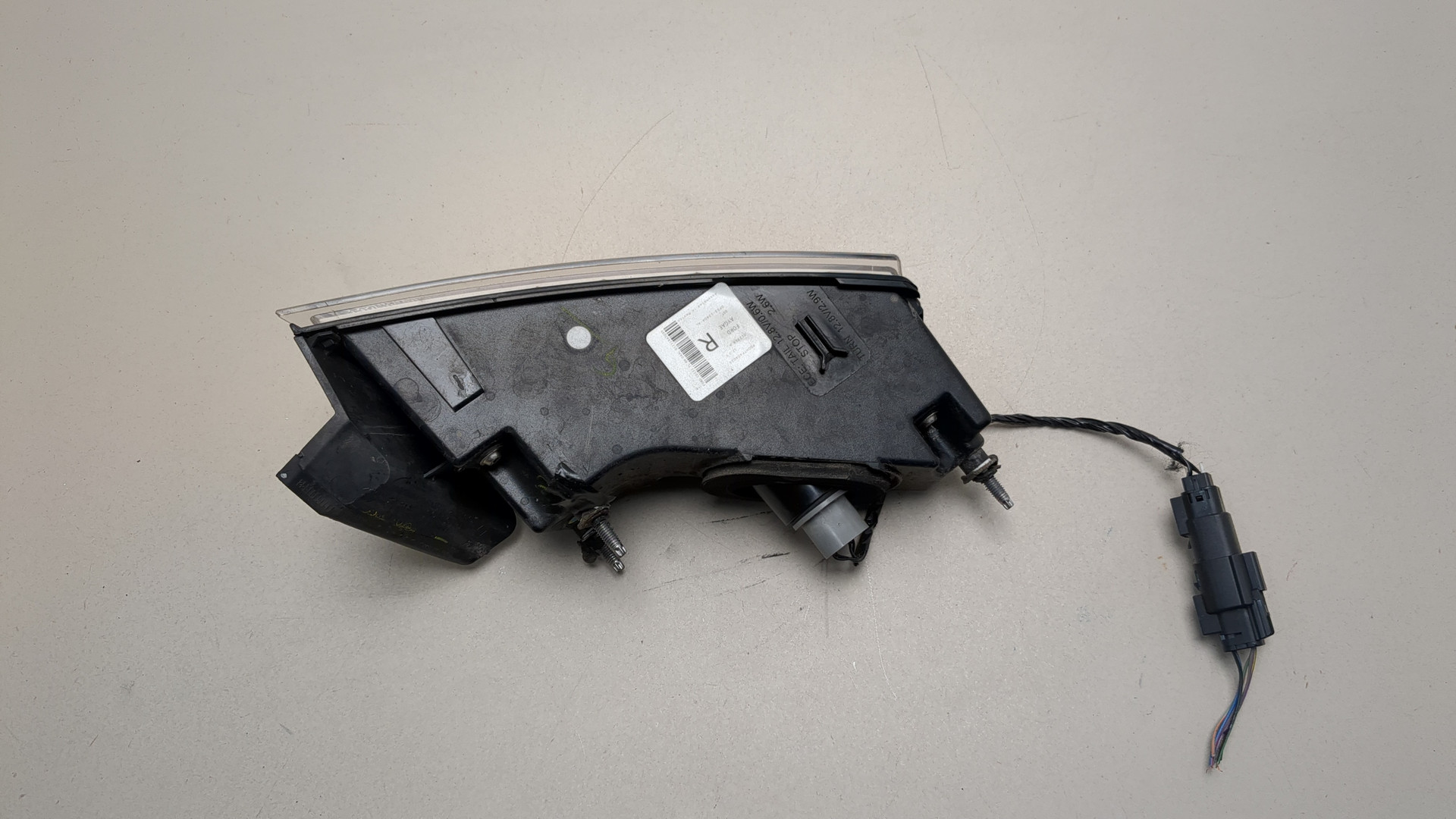 Фонарь задний правый