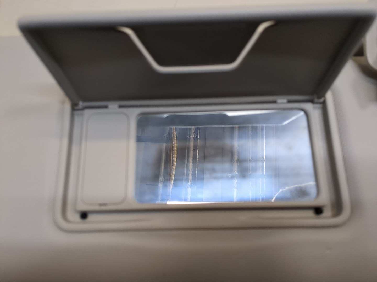 Козырек солнцезащитный