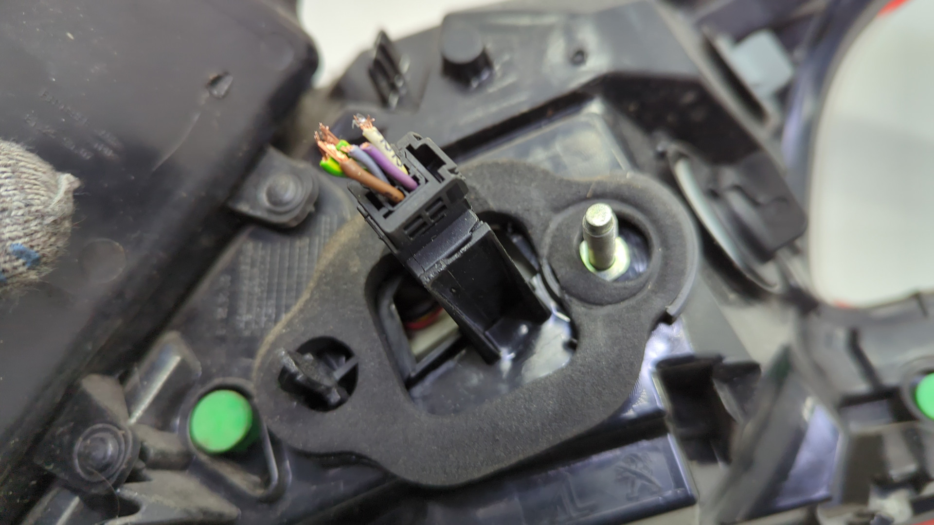 Фонарь задний левый