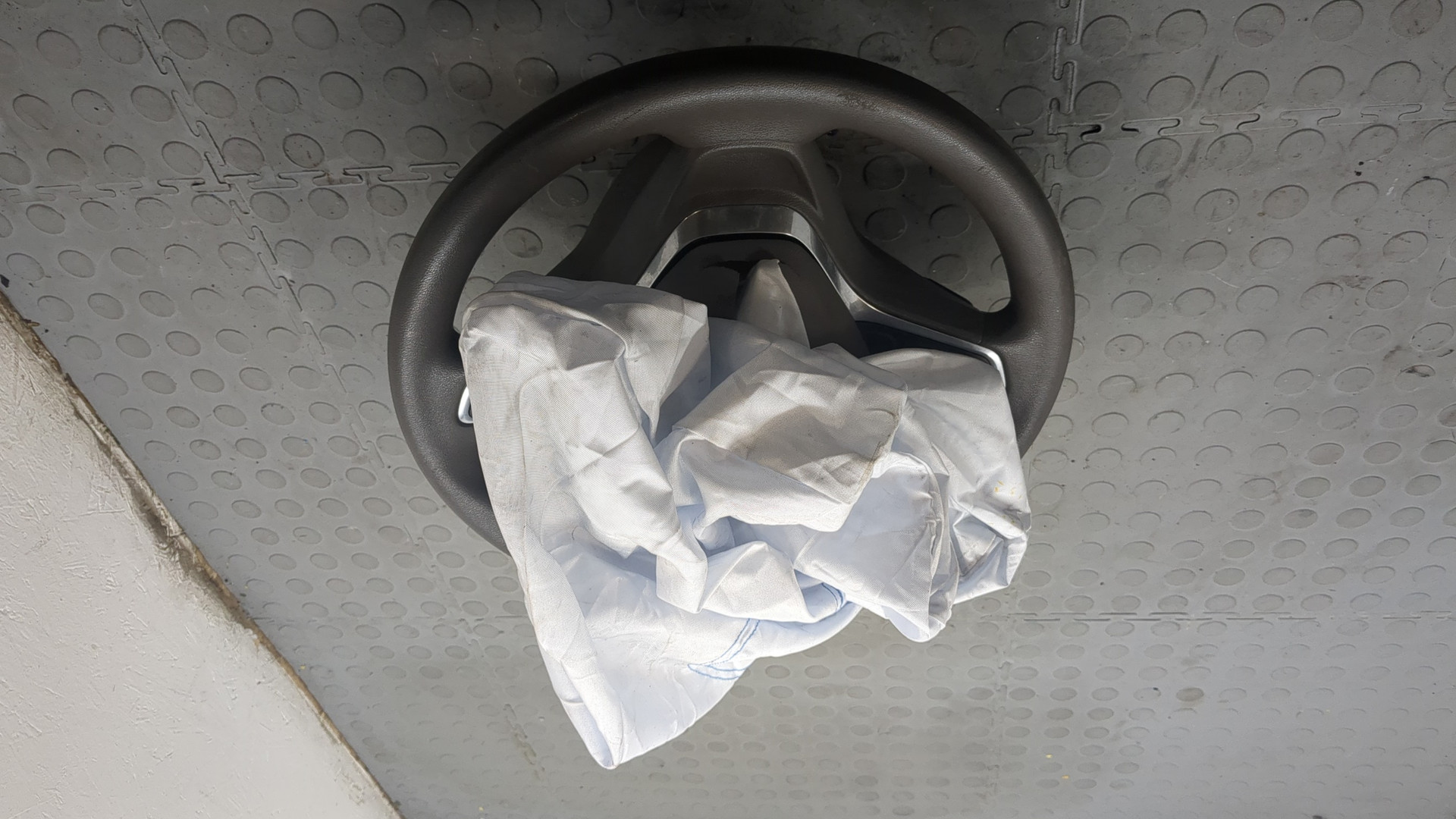 Рулевое колесо (руль)