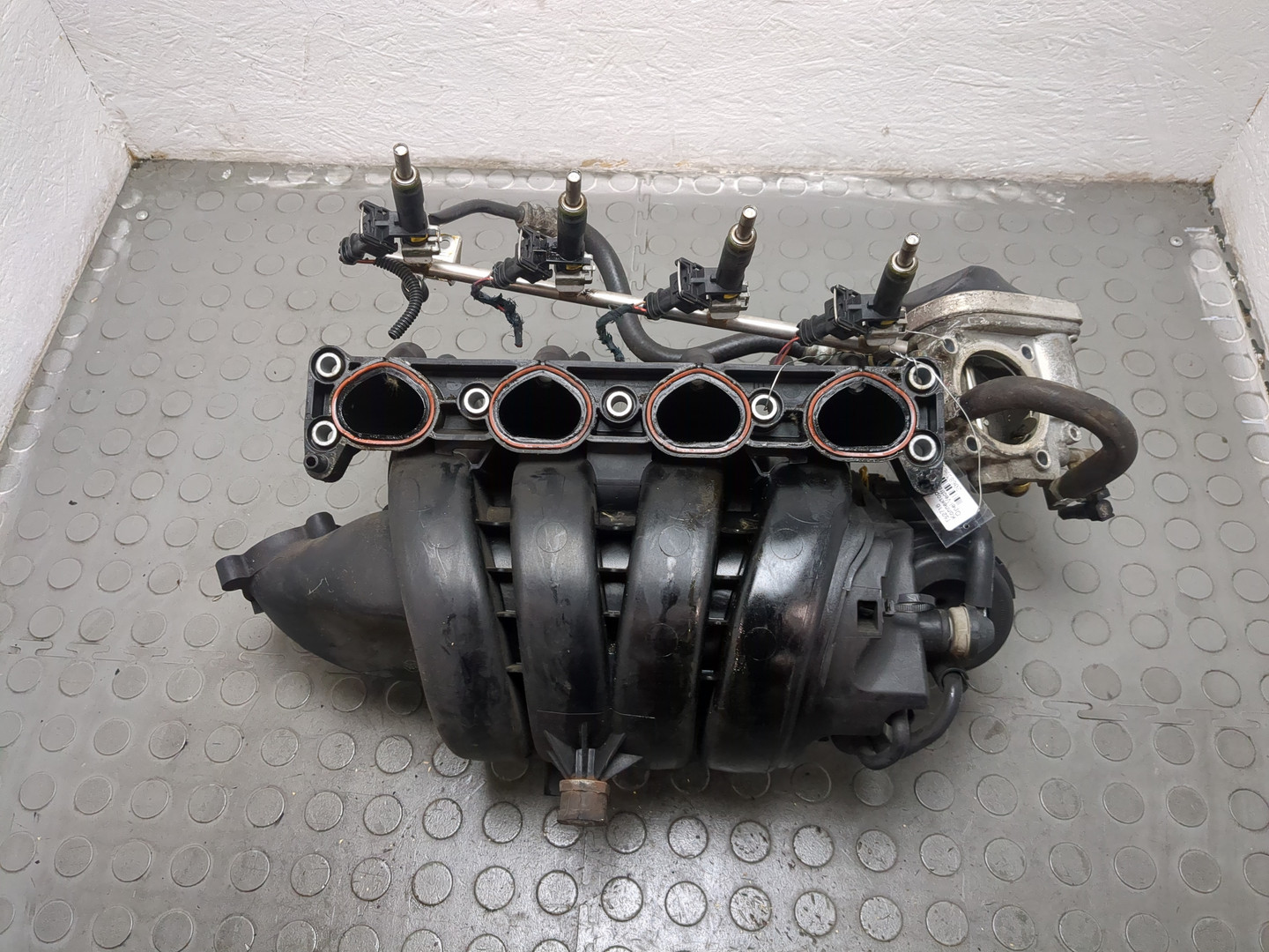 Коллектор впускной