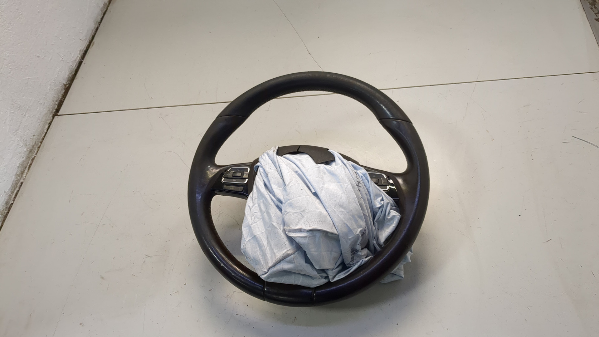 Рулевое колесо (руль)