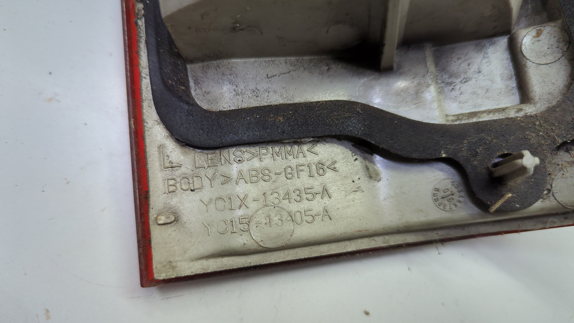 Фонарь задний левый