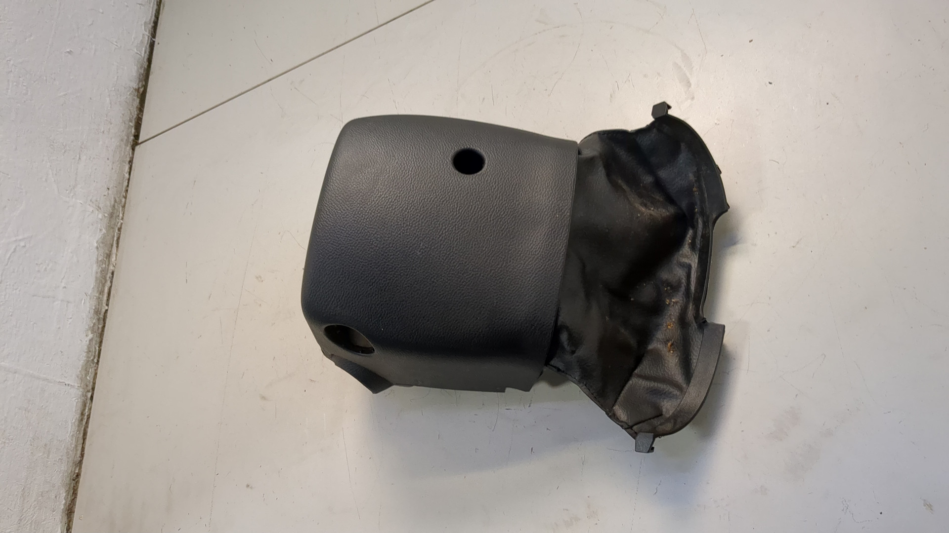 Кожух рулевой колонки