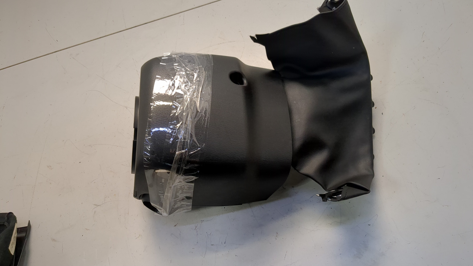 Кожух рулевой колонки