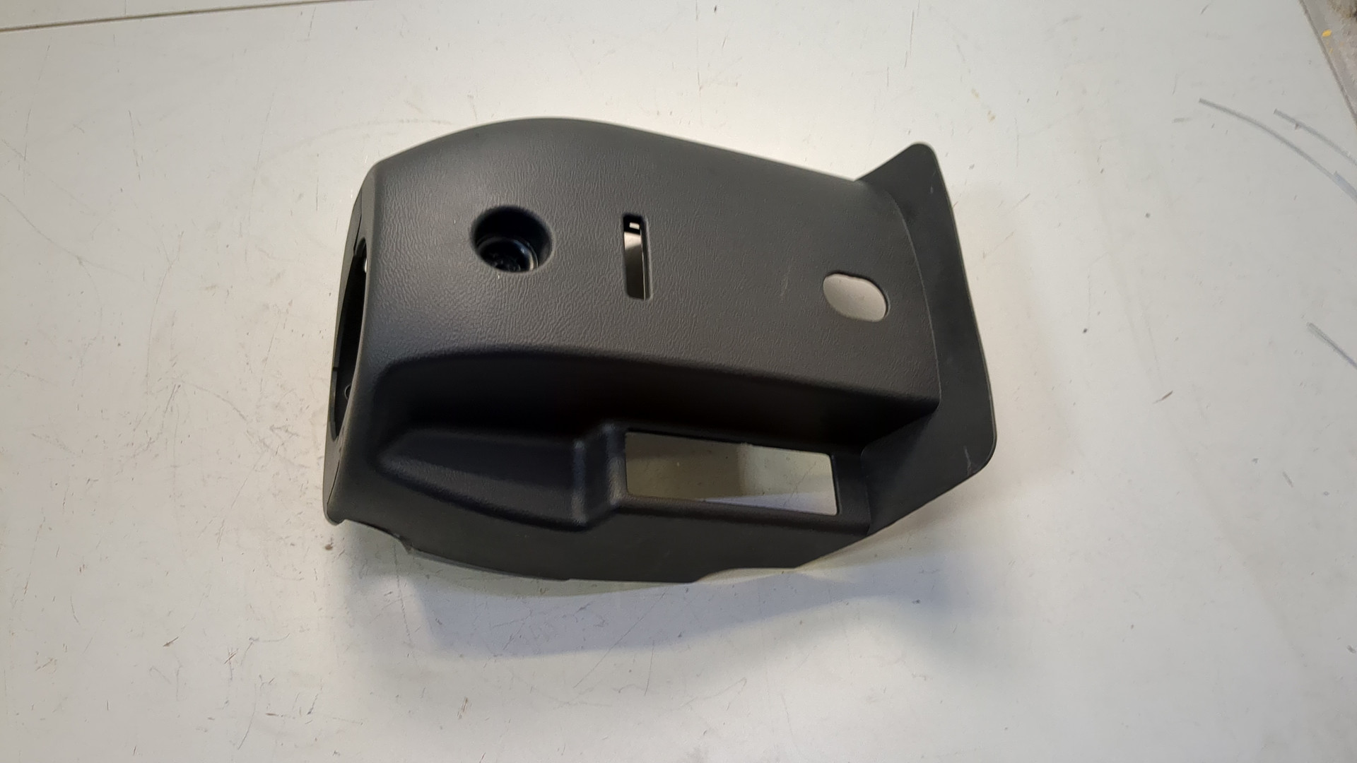 Кожух рулевой колонки