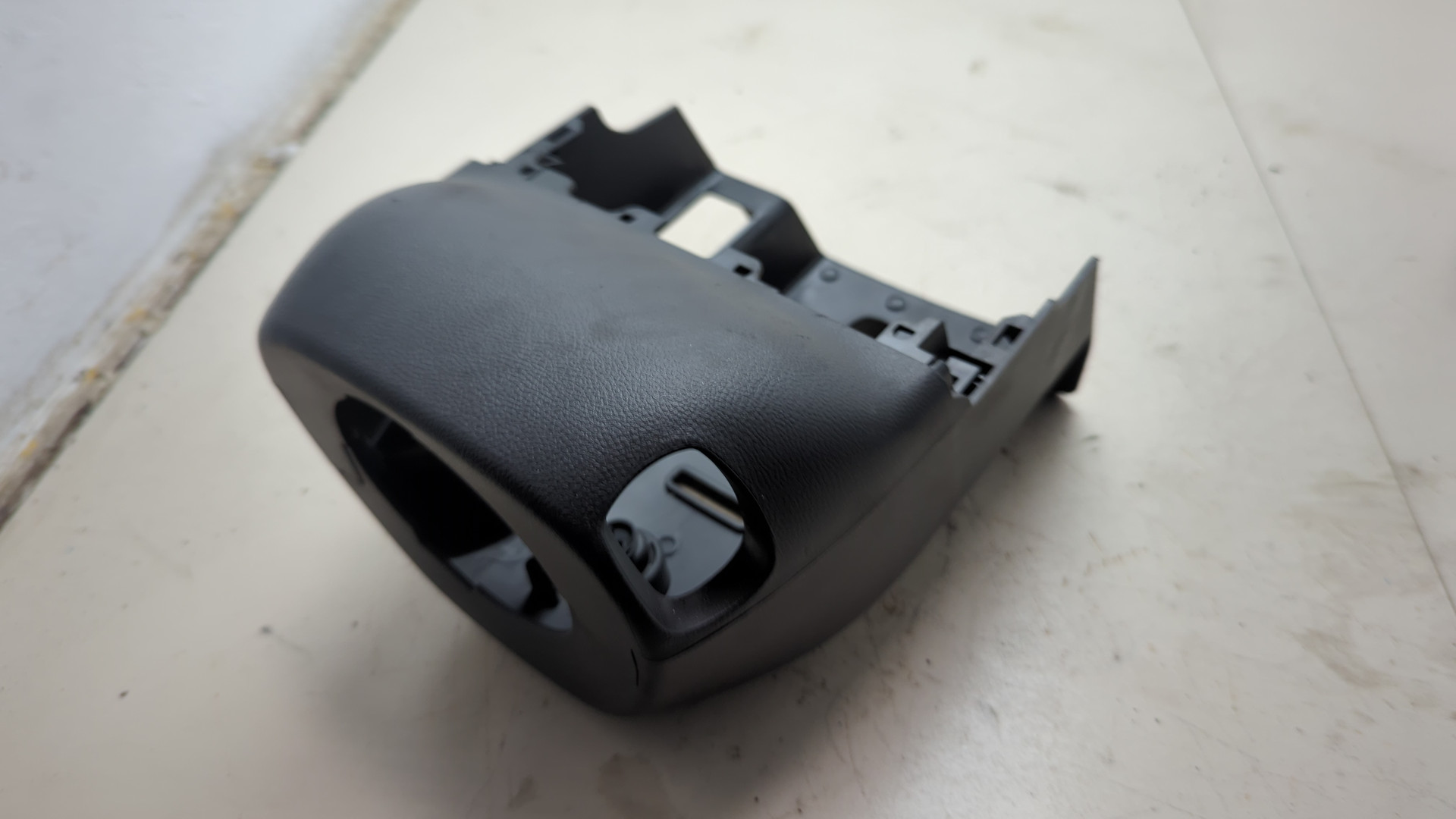 Кожух рулевой колонки