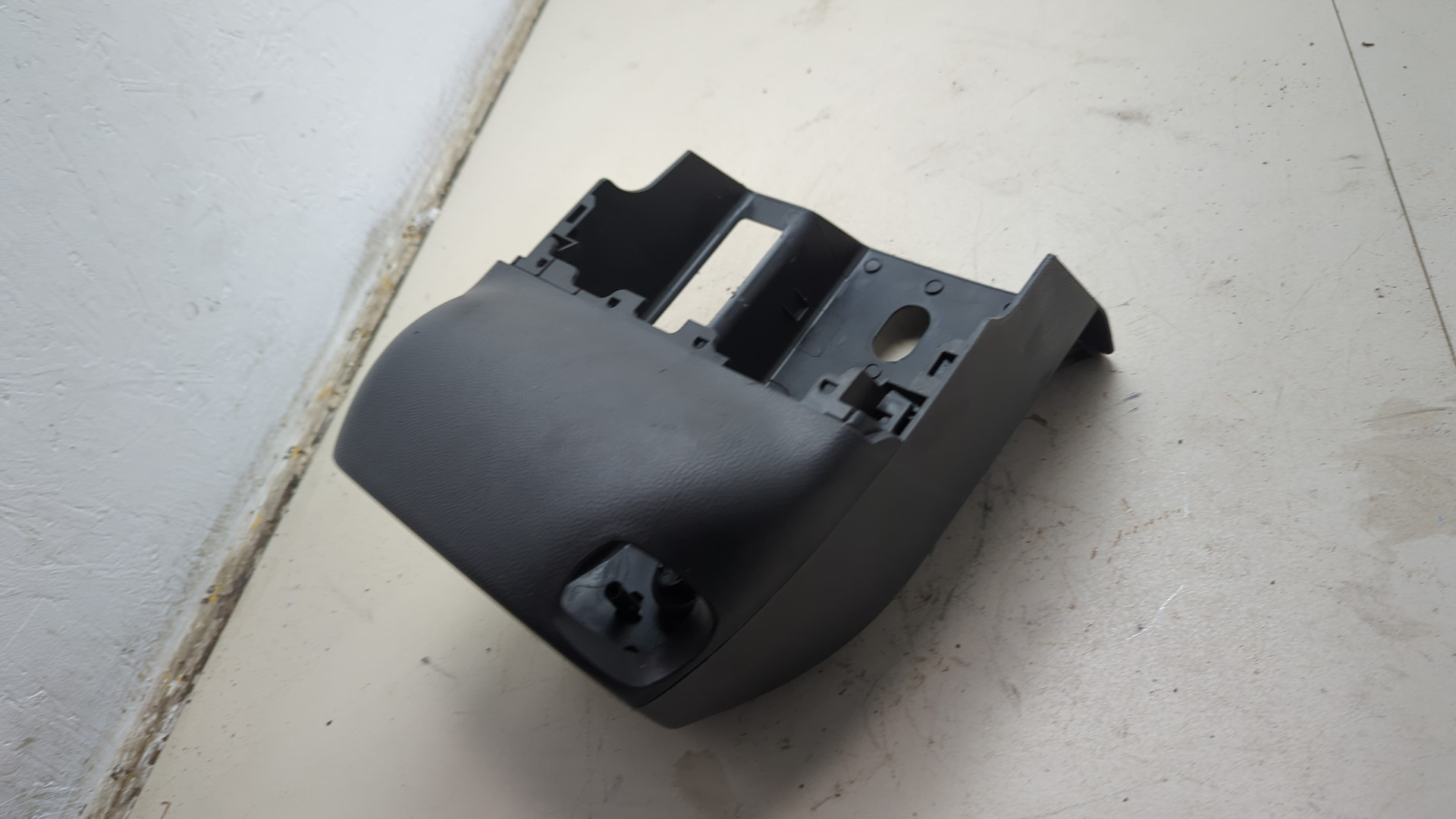 Кожух рулевой колонки