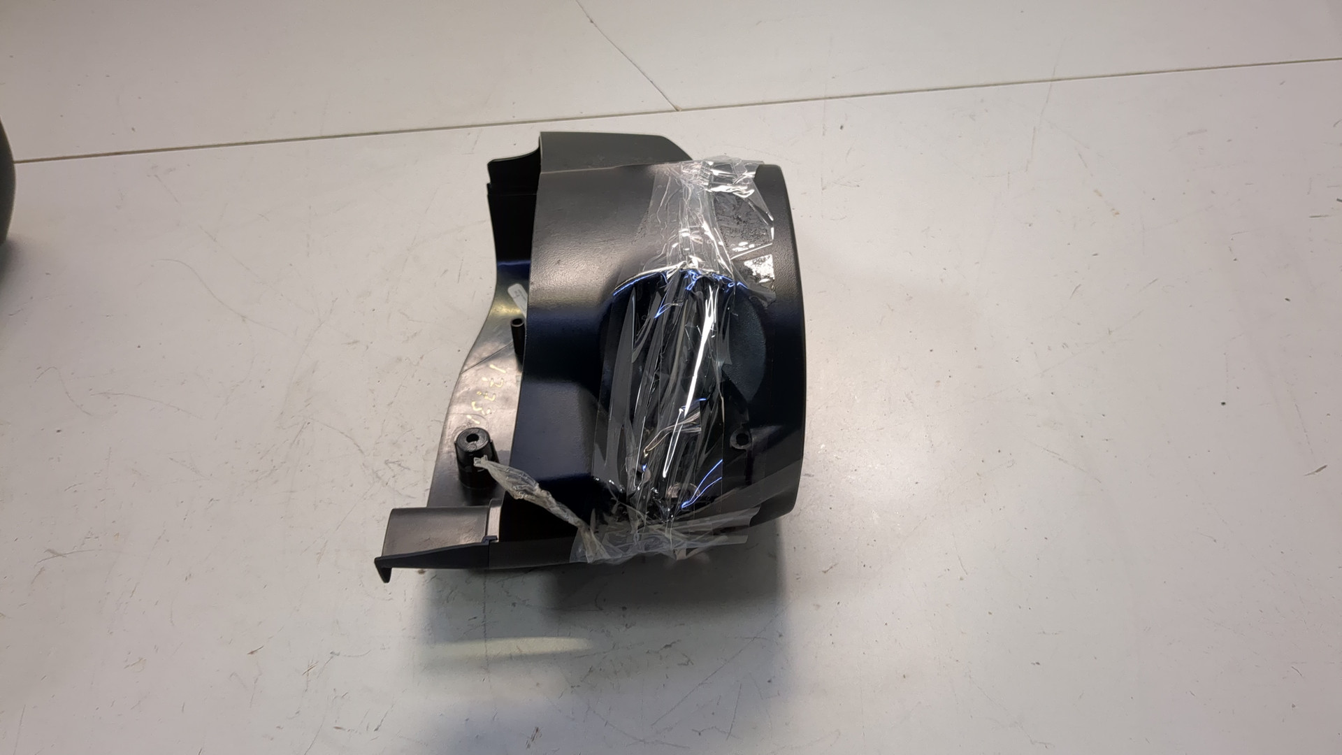 Кожух рулевой колонки