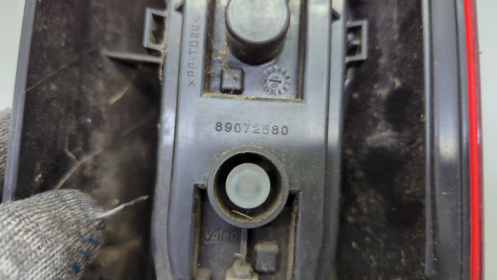 Фонарь задний левый