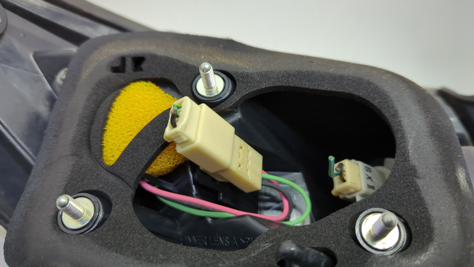 Фонарь задний правый