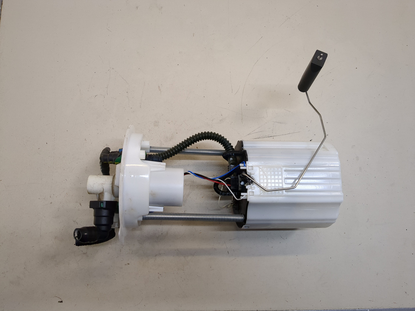 Насос топливный электрический