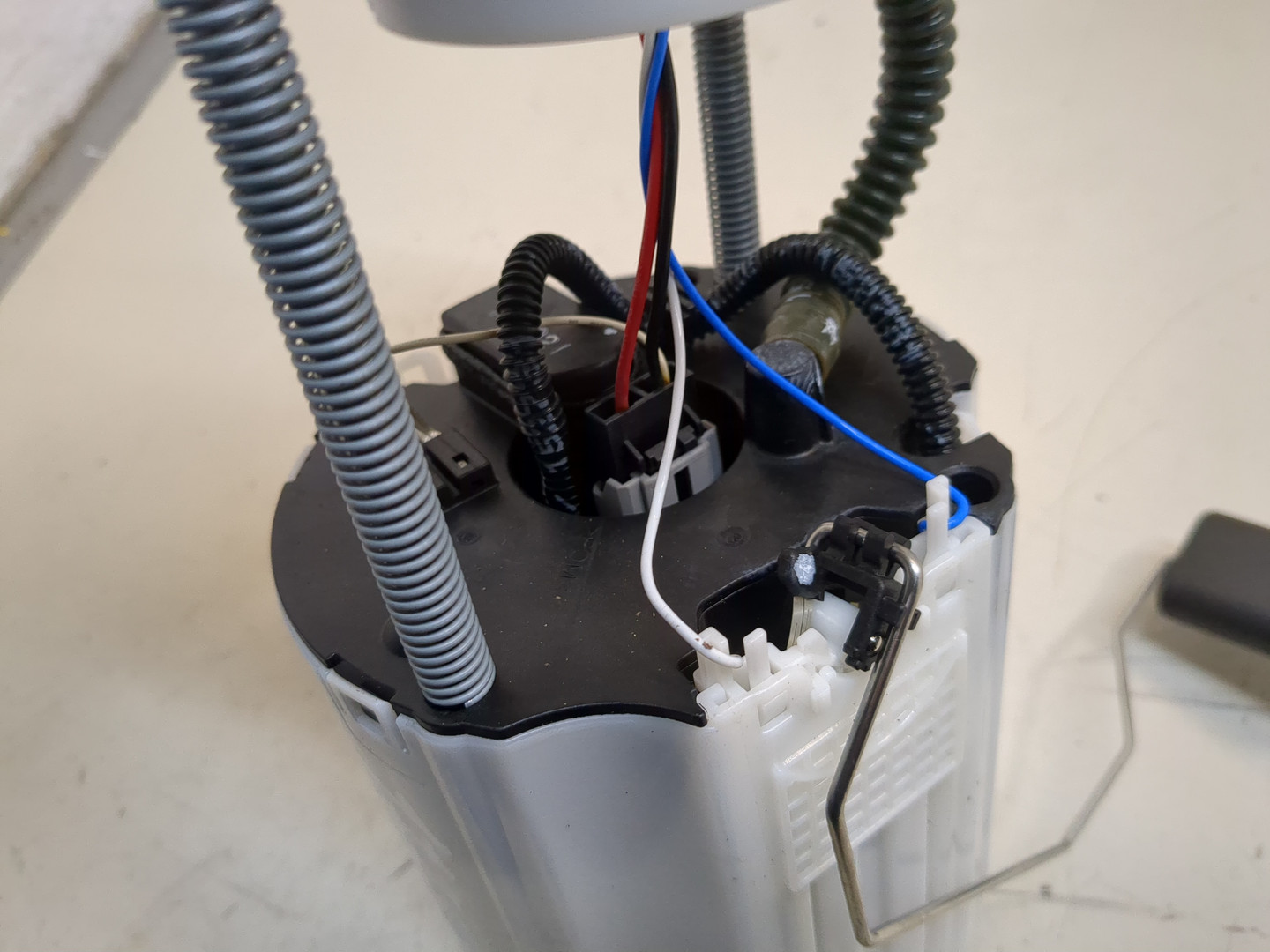 Насос топливный электрический