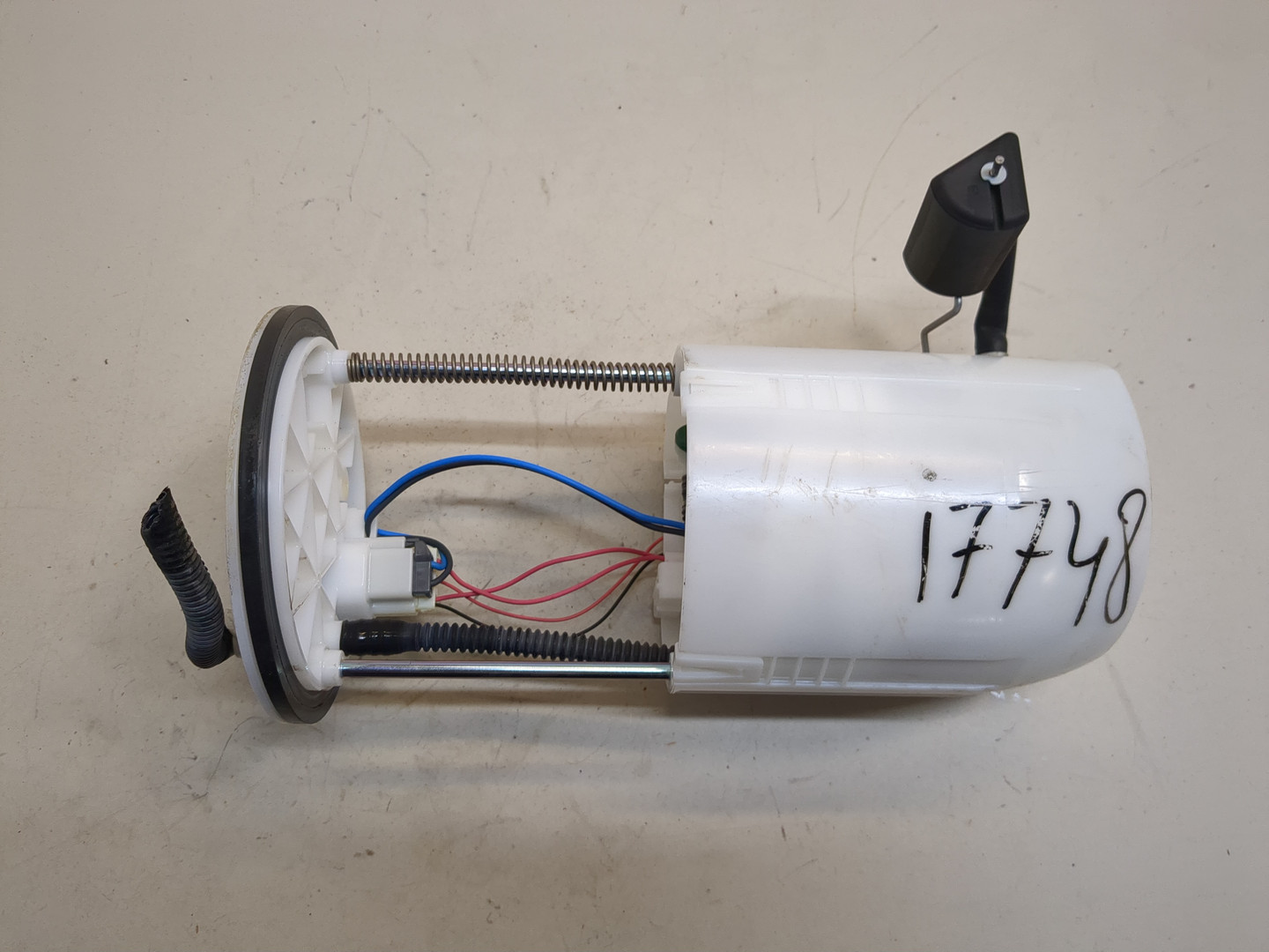 Насос топливный электрический