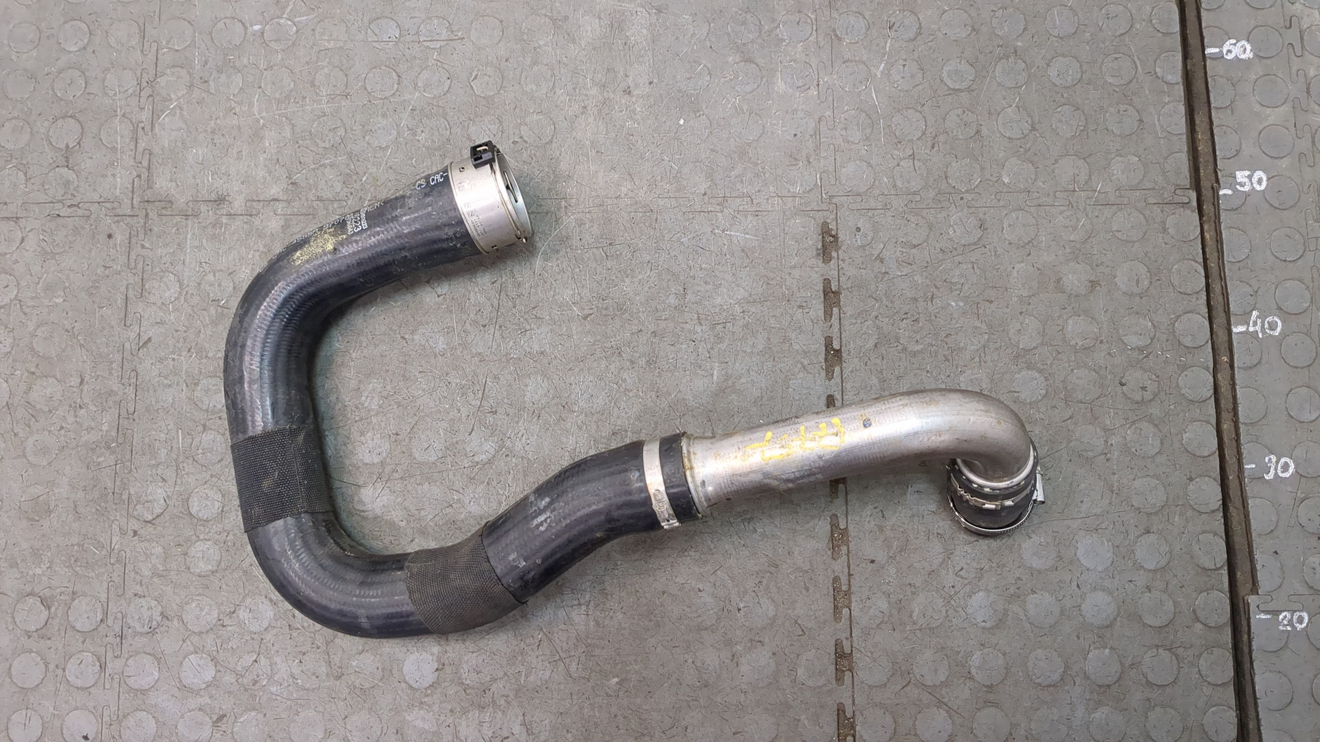 Патрубок интеркулера