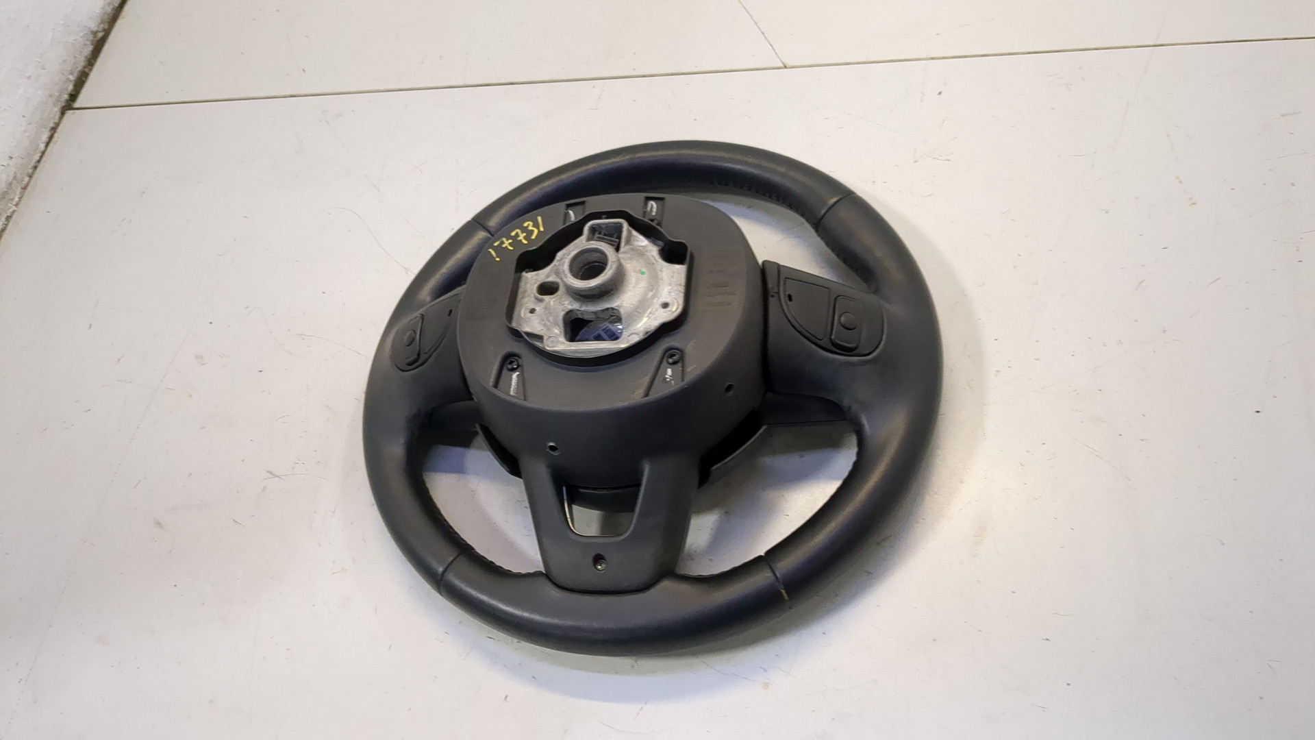 Рулевое колесо (руль)