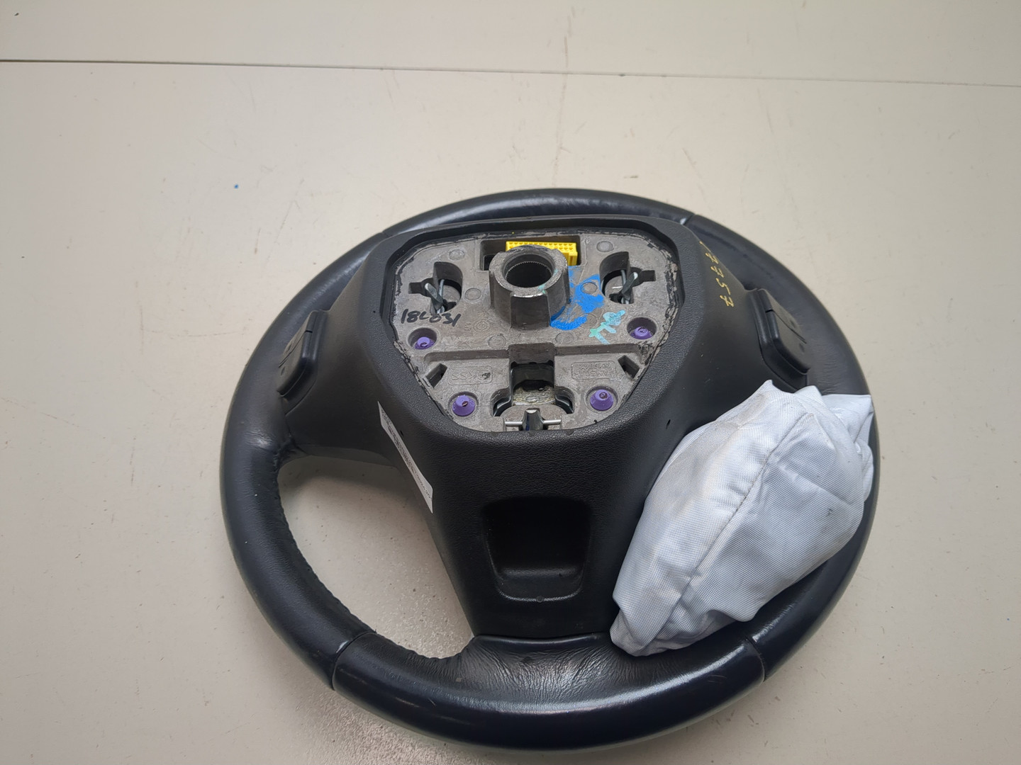 Рулевое колесо (руль)