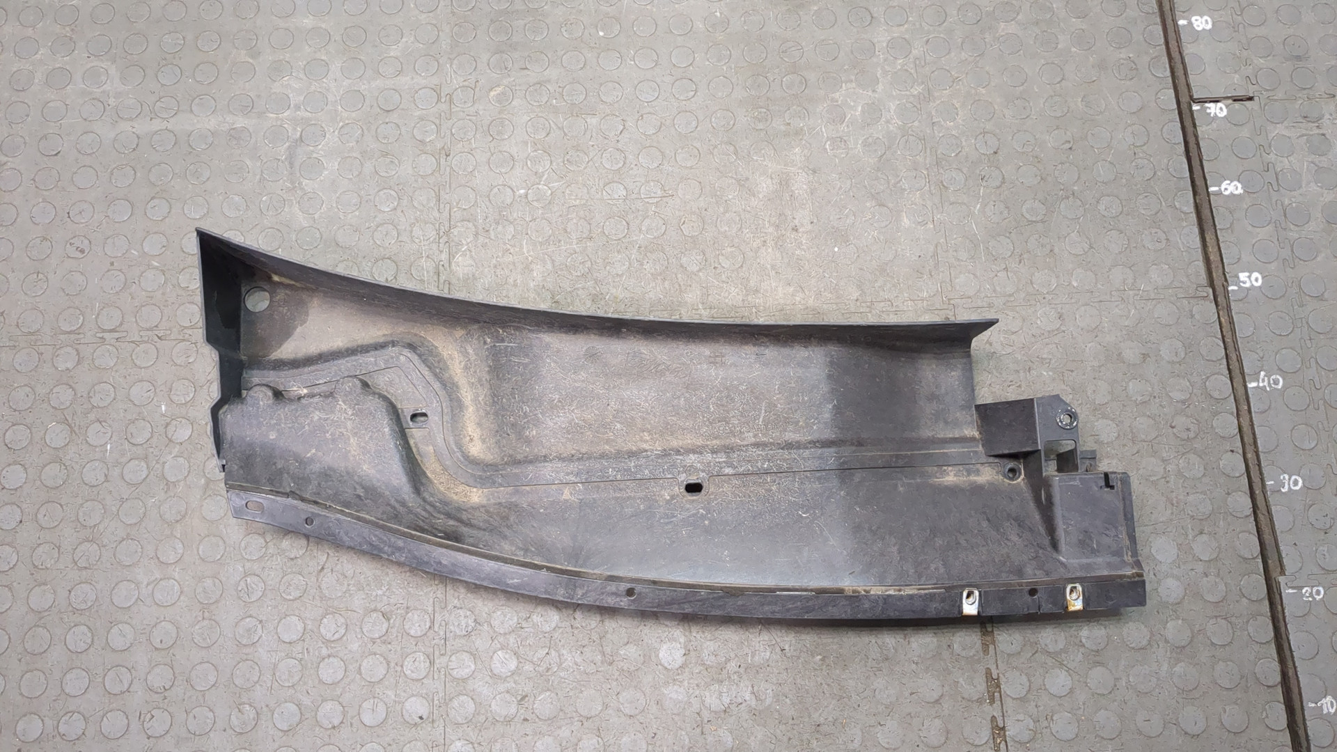 Молдинг лобового стекла