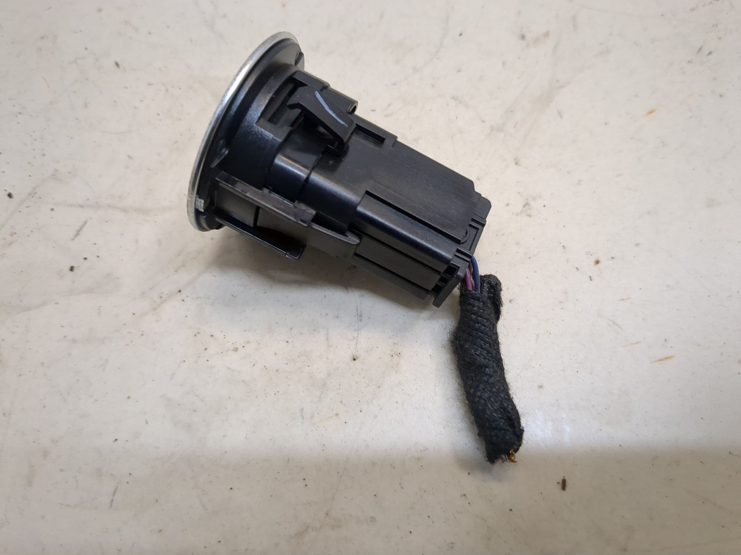 Кнопка запуска двигателя