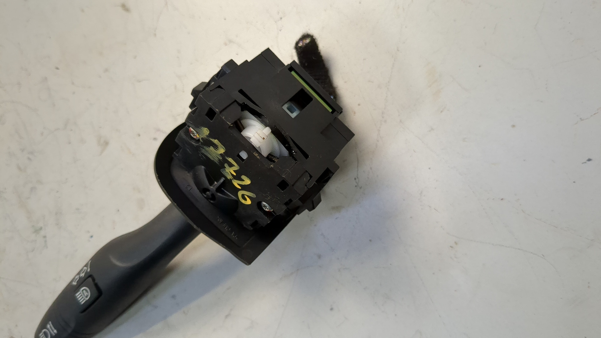 Переключатель поворотов подрулевой