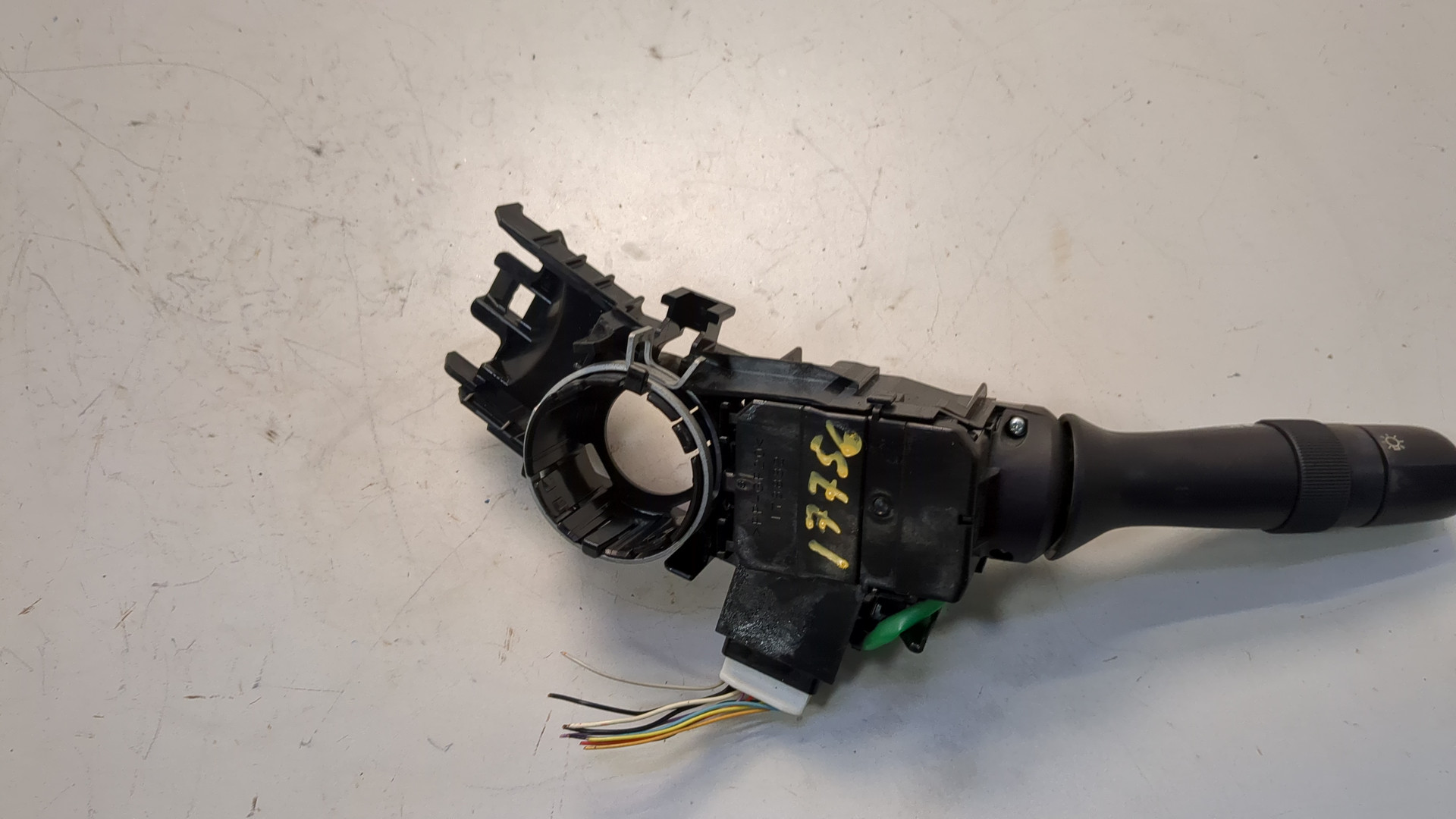 Переключатель поворотов подрулевой