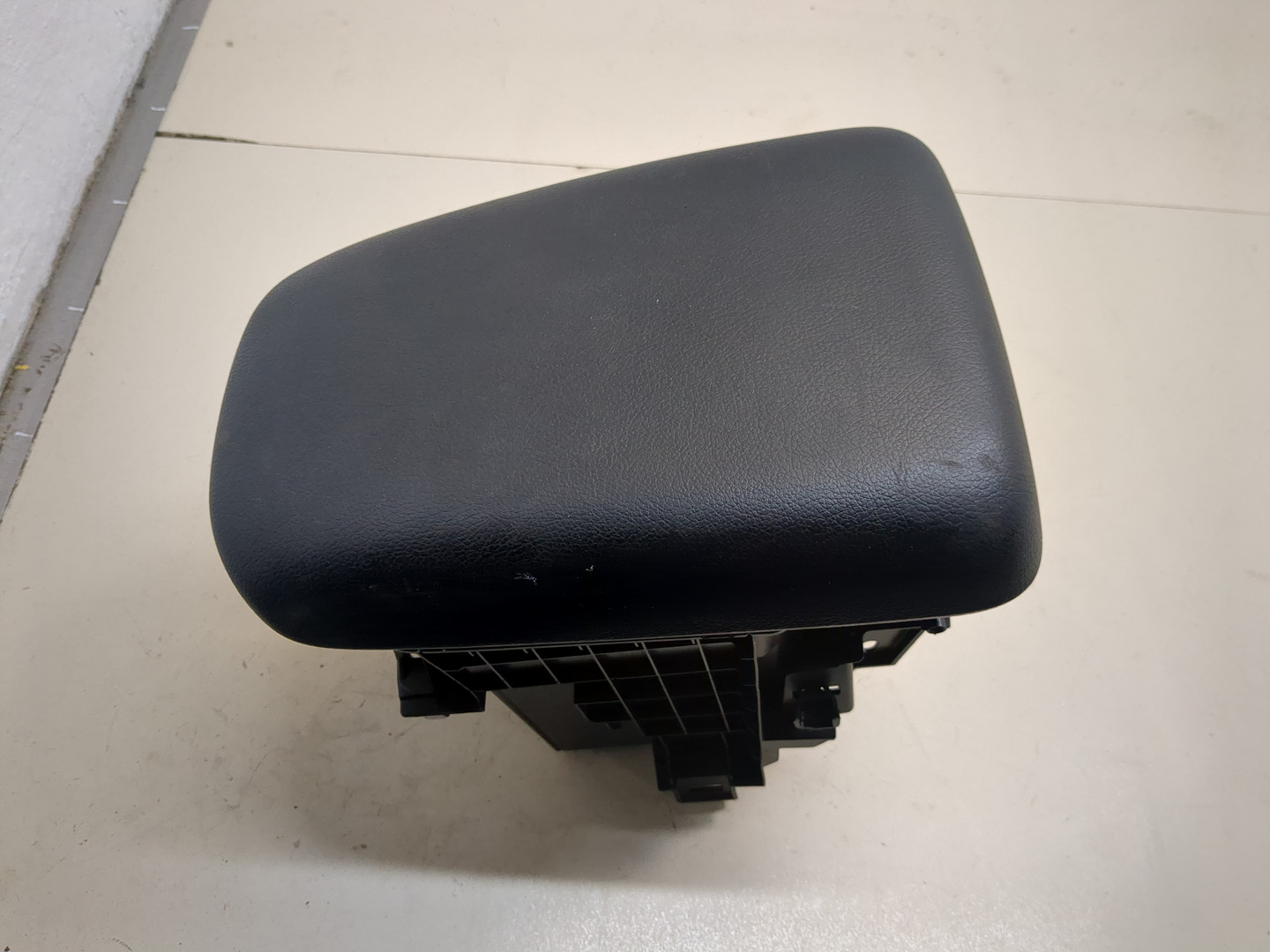 Подлокотник