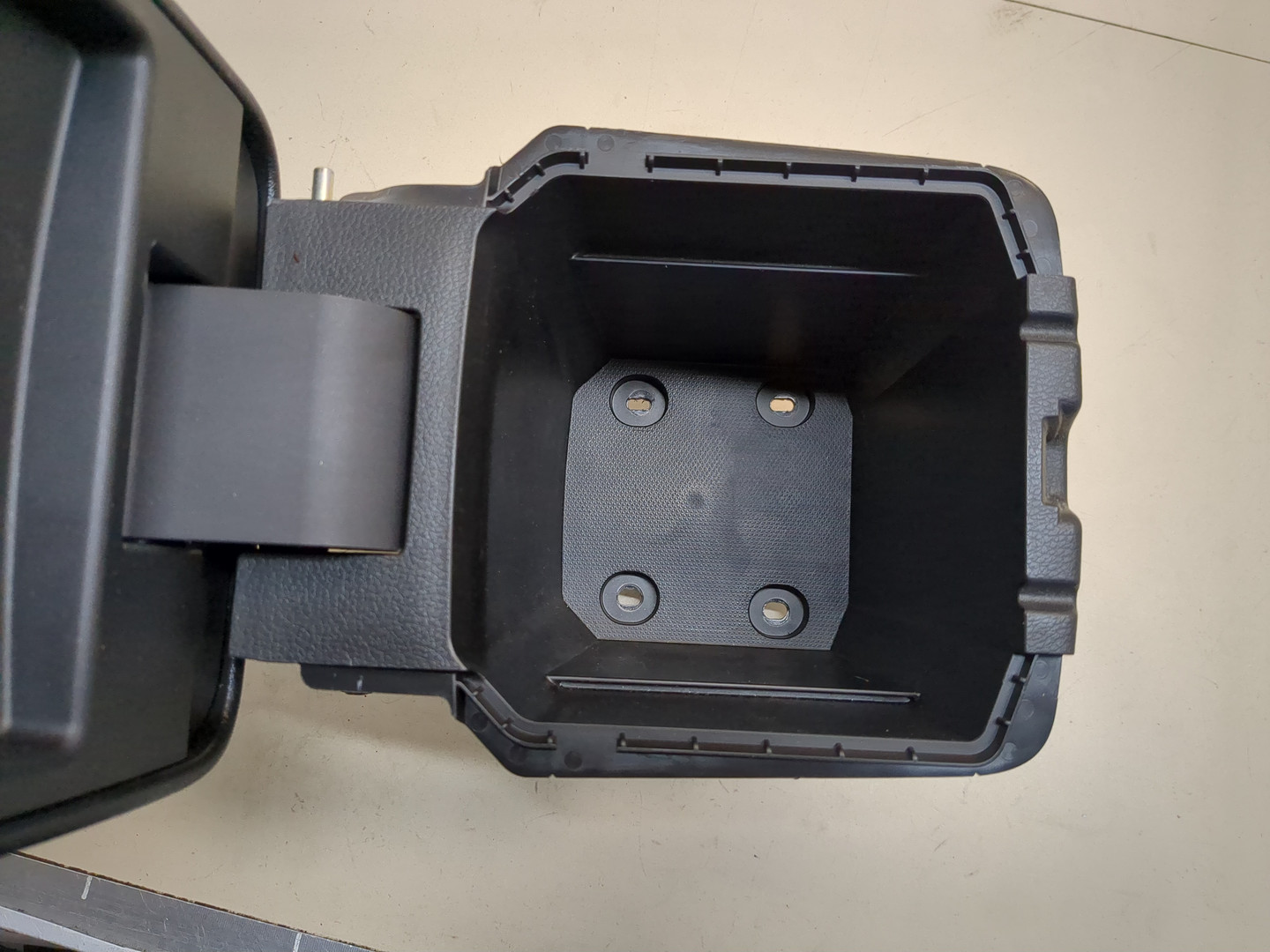 Подлокотник