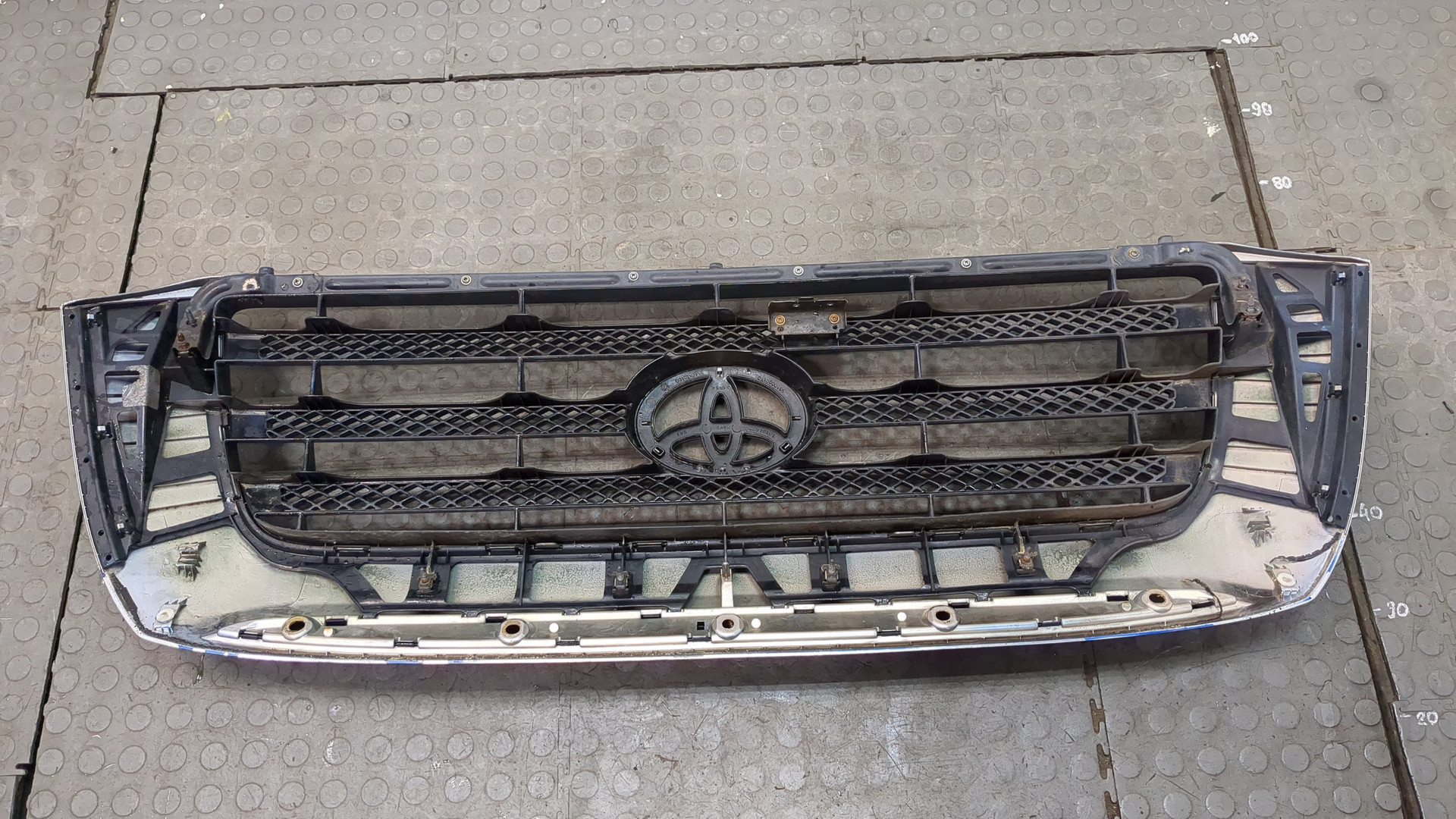 Решетка радиатора