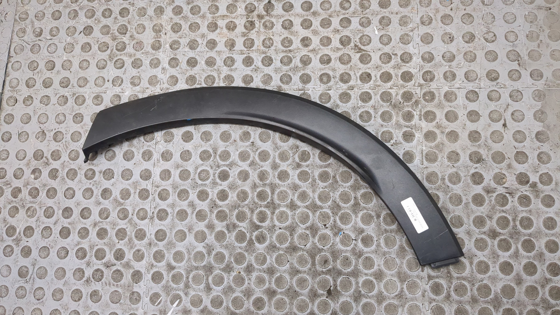 Накладка заднего крыла левого